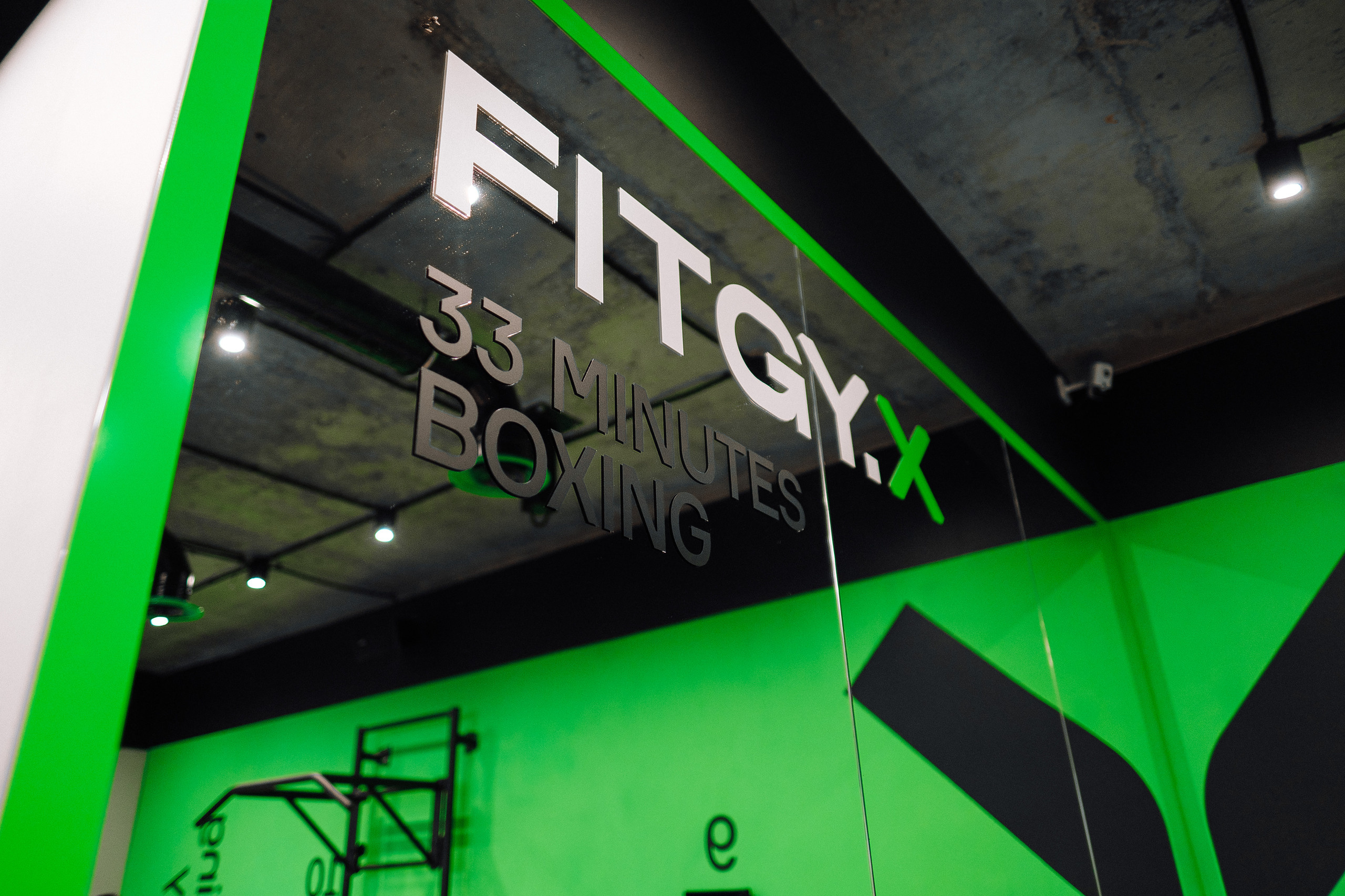 FitgyX контент 1 интерьер. Ivan Skufinsky — wedding and family photographer in Vancouver