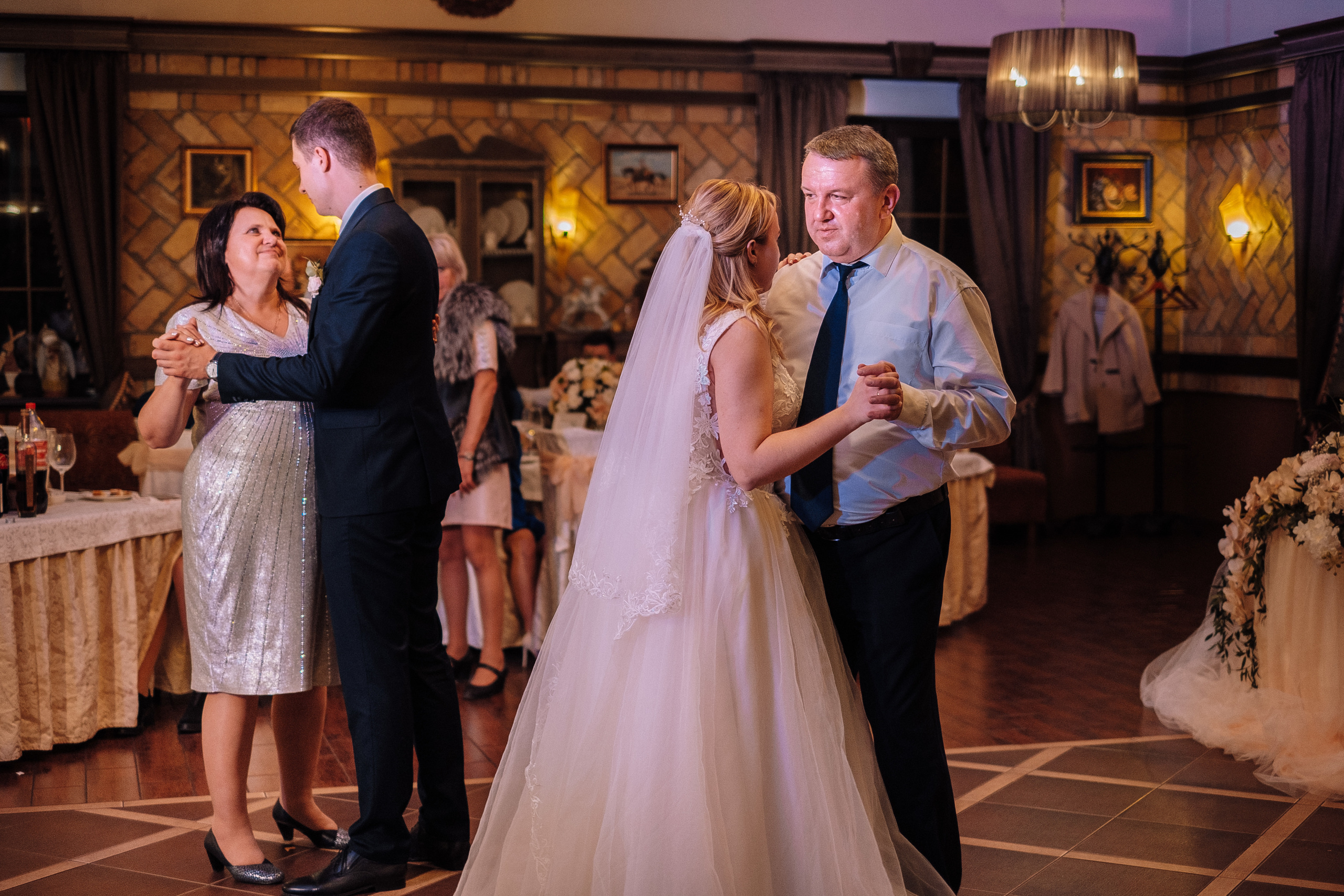 2019 19.10 WeddingStory Евгений+Юлия. Ivan Skufinsky — wedding and family photographer in Vancouver