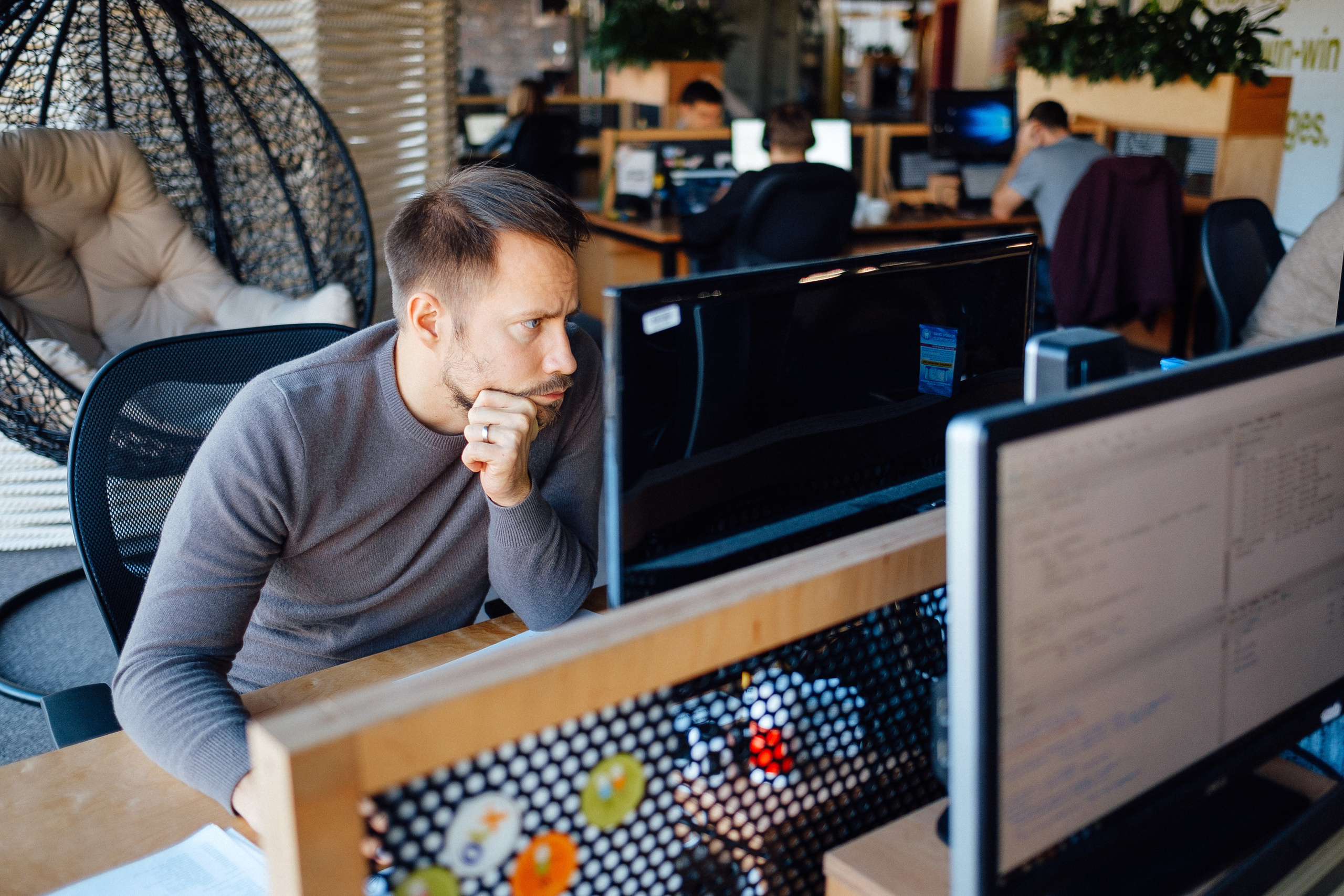 Фотоэкскурсия в компанию OLX. Ivan Skufinsky — wedding and family photographer in Vancouver