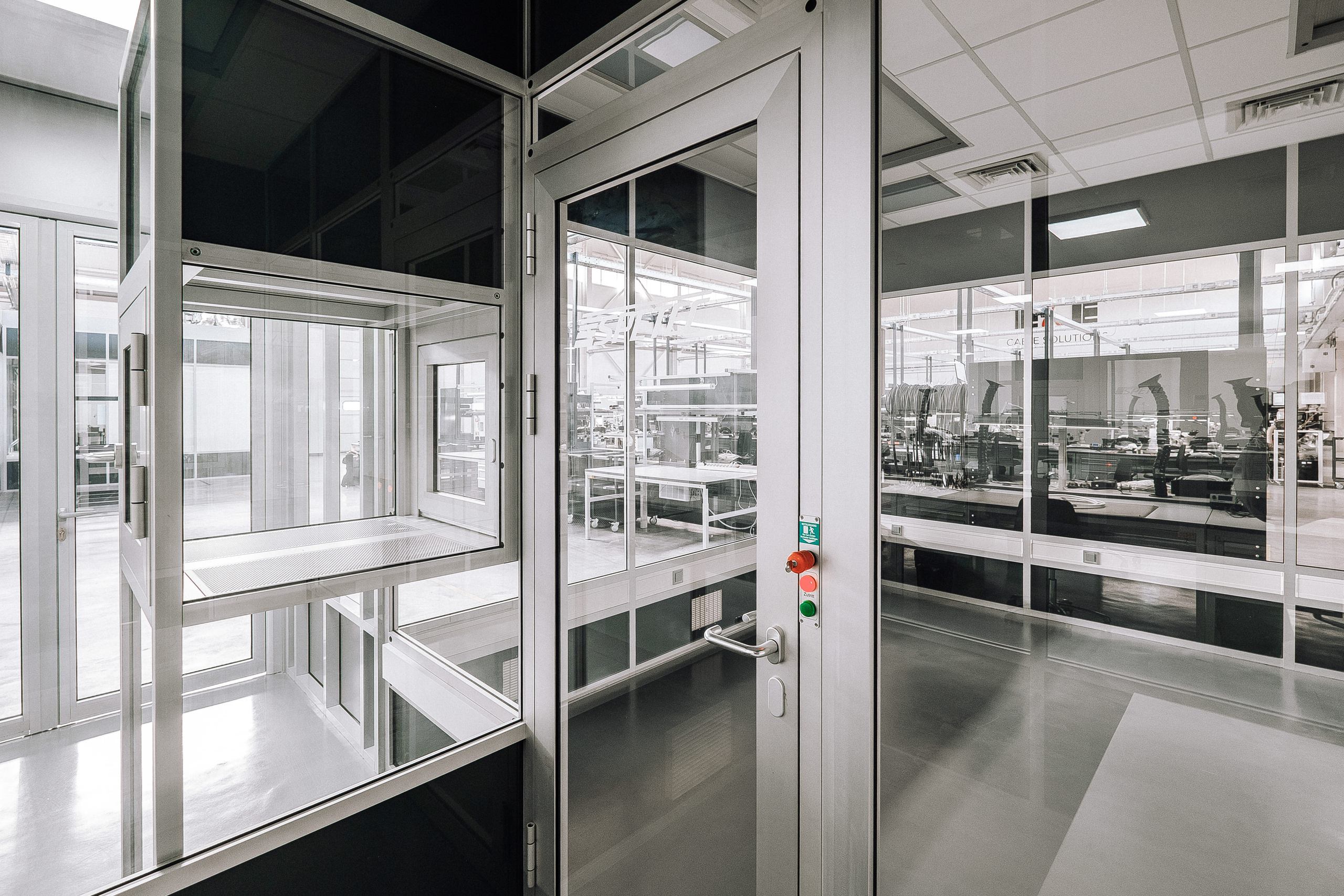 ЗАВОД. Ivan Skufinsky — wedding and family photographer in Vancouver