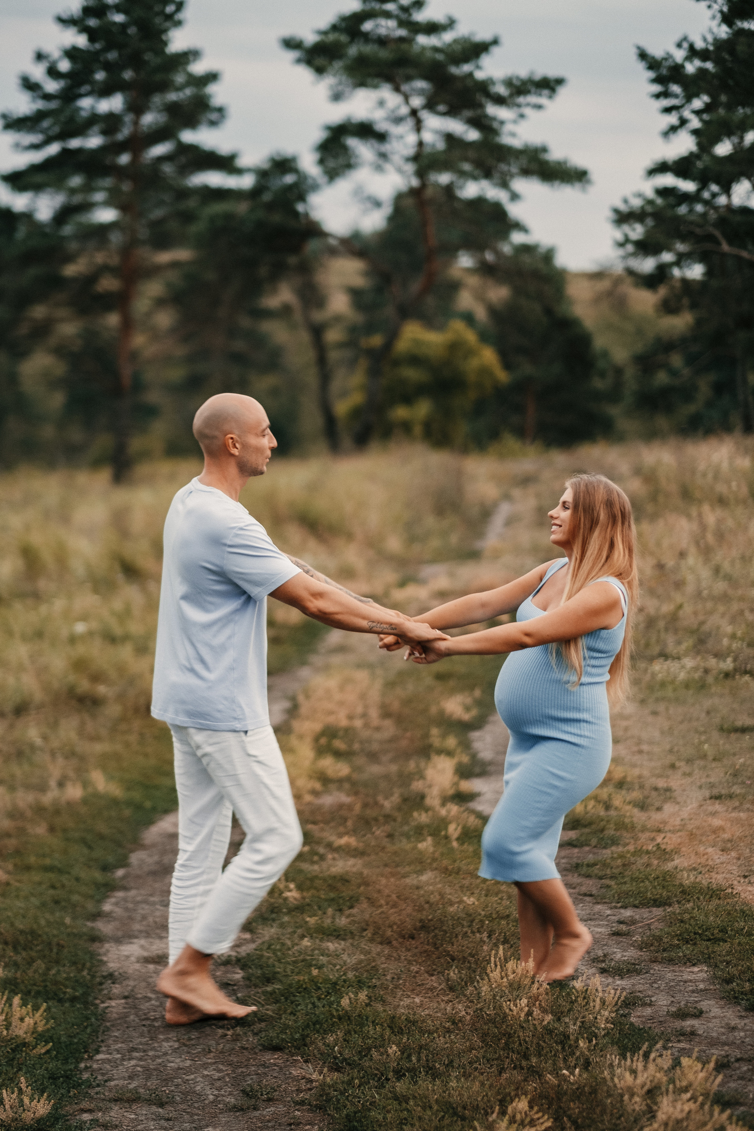 Pasha+Katya pregnancy photo shoot. Ivan Skufinsky — wedding and family photographer in Vancouver