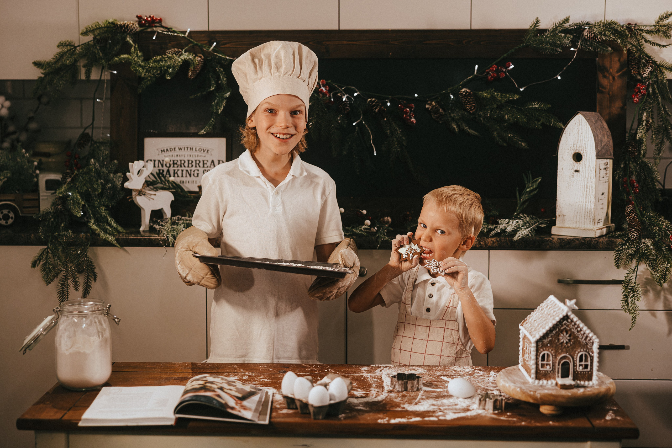 Cristmas mini sessions 2025 Vancouver. Ivan Skufinsky — wedding and family photographer in Vancouver