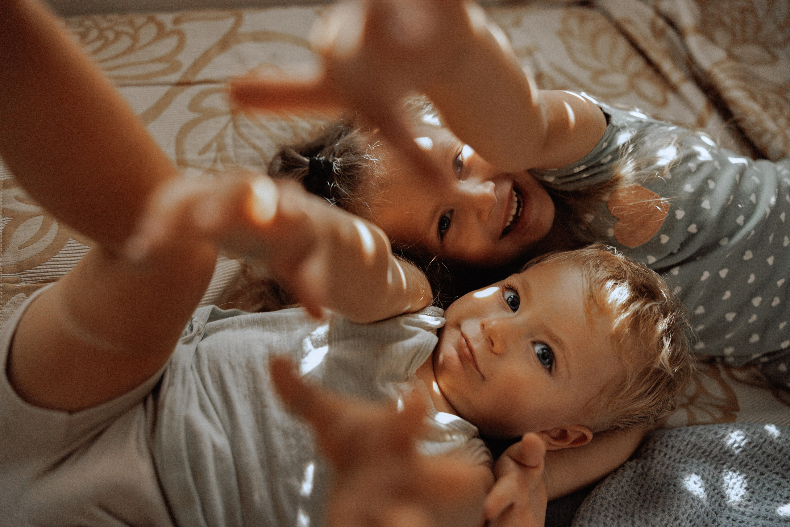 Home family shoot. Ivan Skufinsky — wedding and family photographer in Vancouver