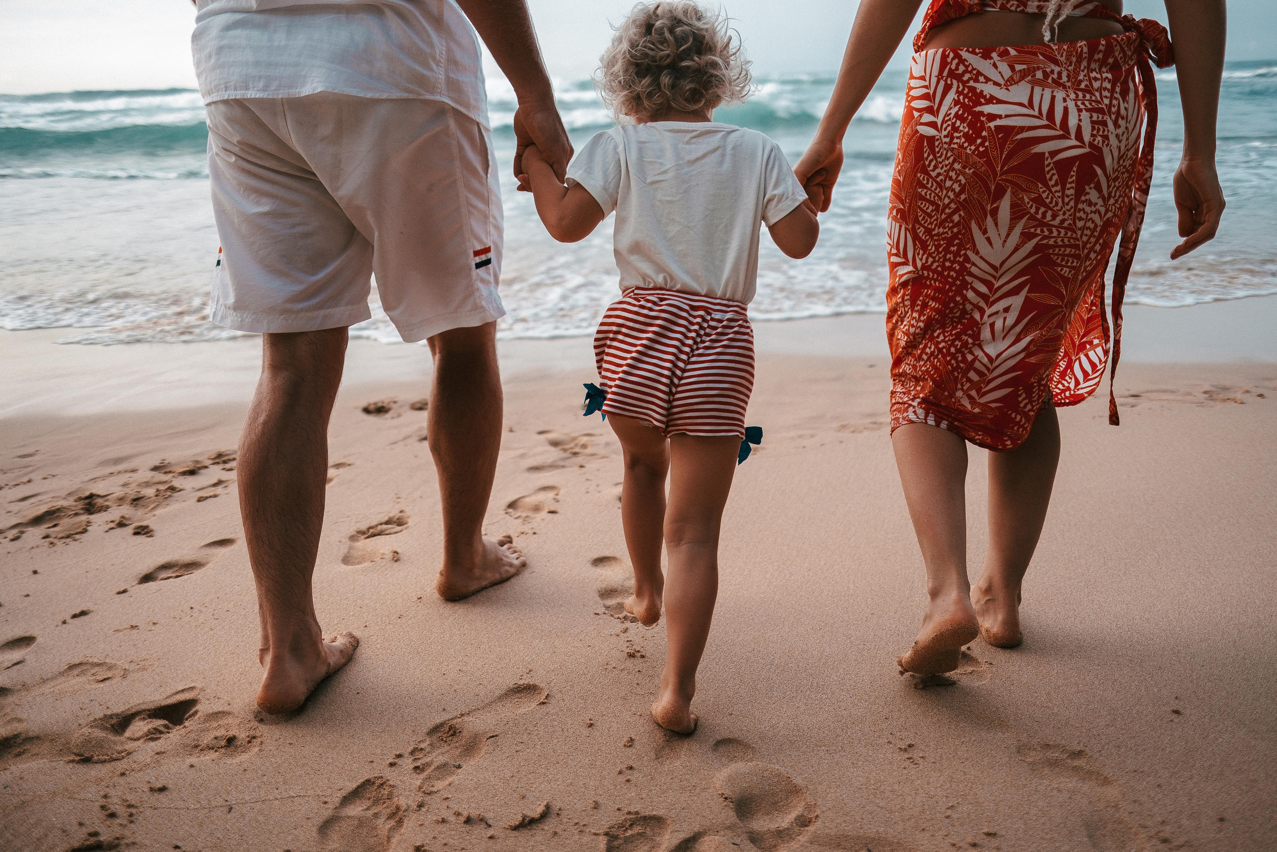 Gena+Katya+Liza Dalavella beach. Ivan Skufinsky — wedding and family photographer in Vancouver