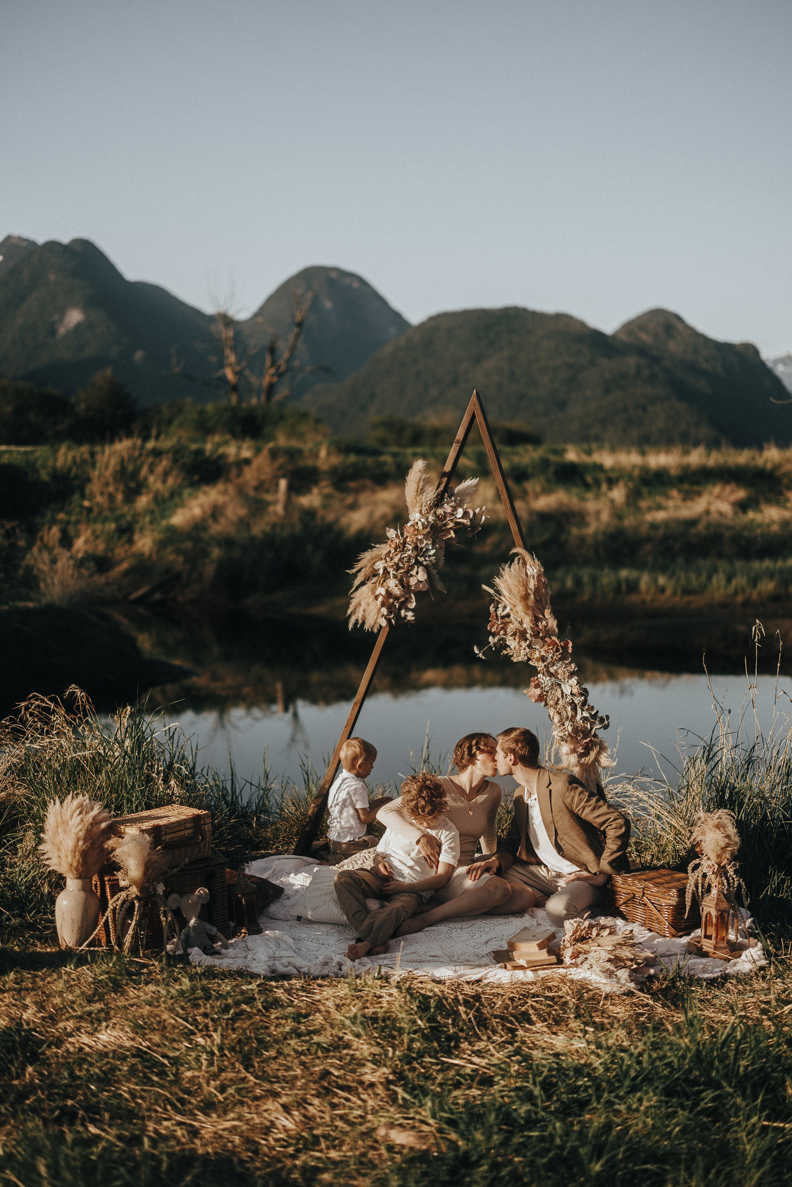 Family photo shoot at Pitt lake Vancouver BC. Ivan Skufinsky — wedding and family photographer in Vancouver
