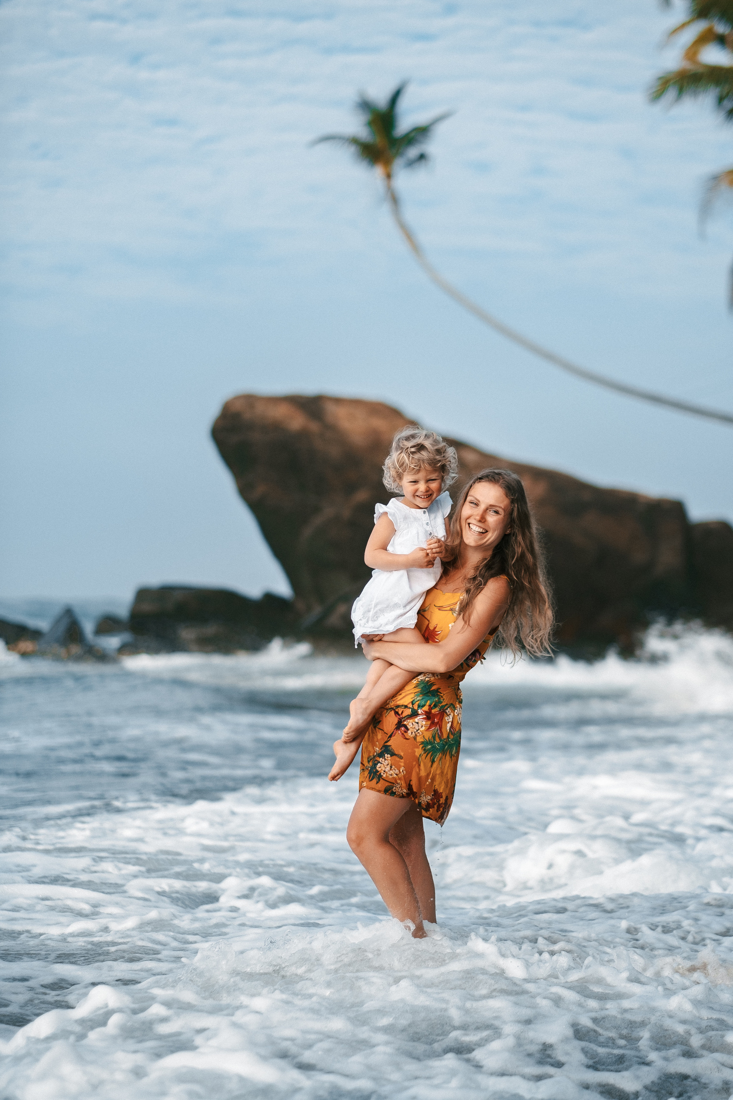 Gena+Katya+Liza Dalavella beach. Ivan Skufinsky — wedding and family photographer in Vancouver