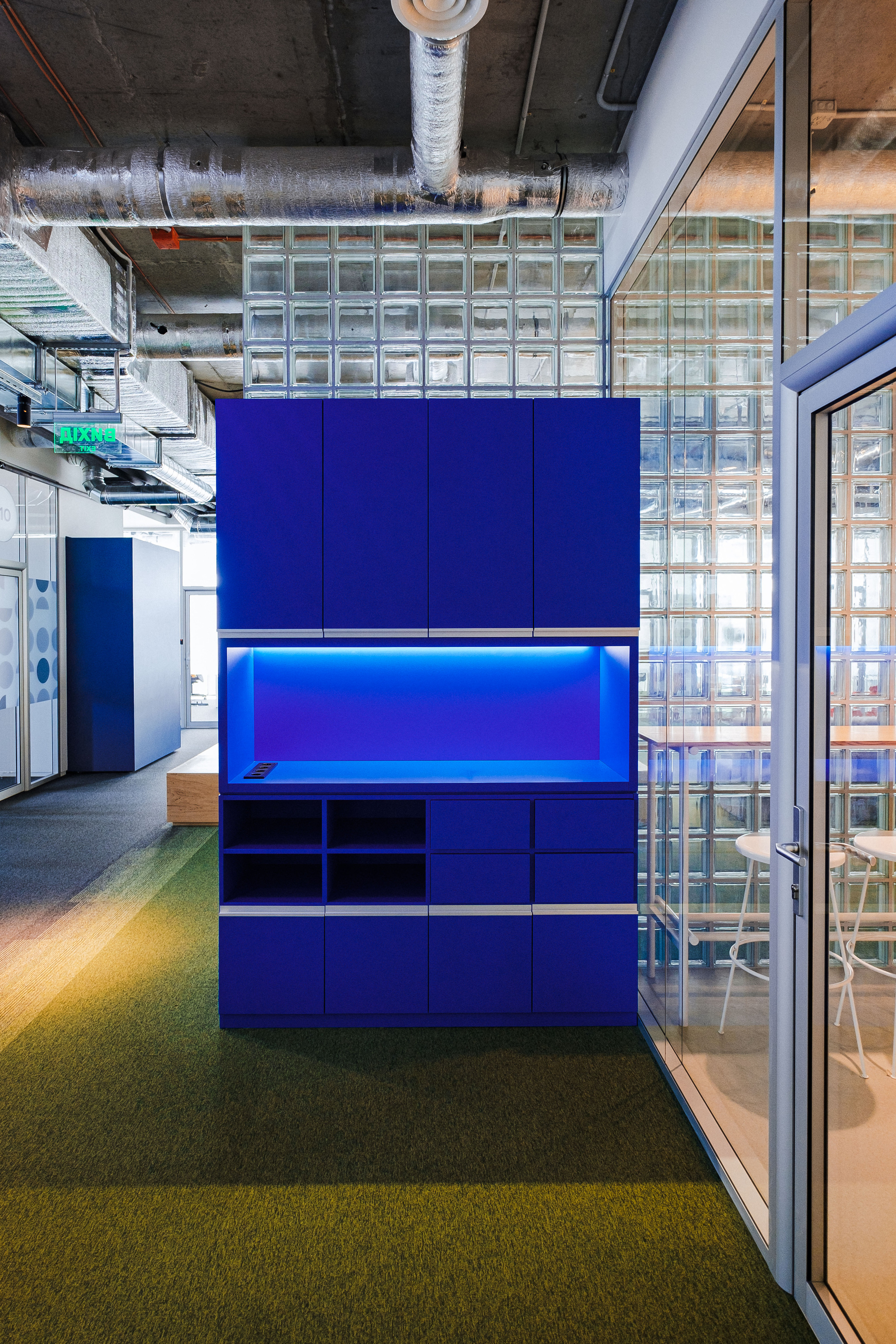 UNIT SYTI B10. Ivan Skufinsky — wedding and family photographer in Vancouver