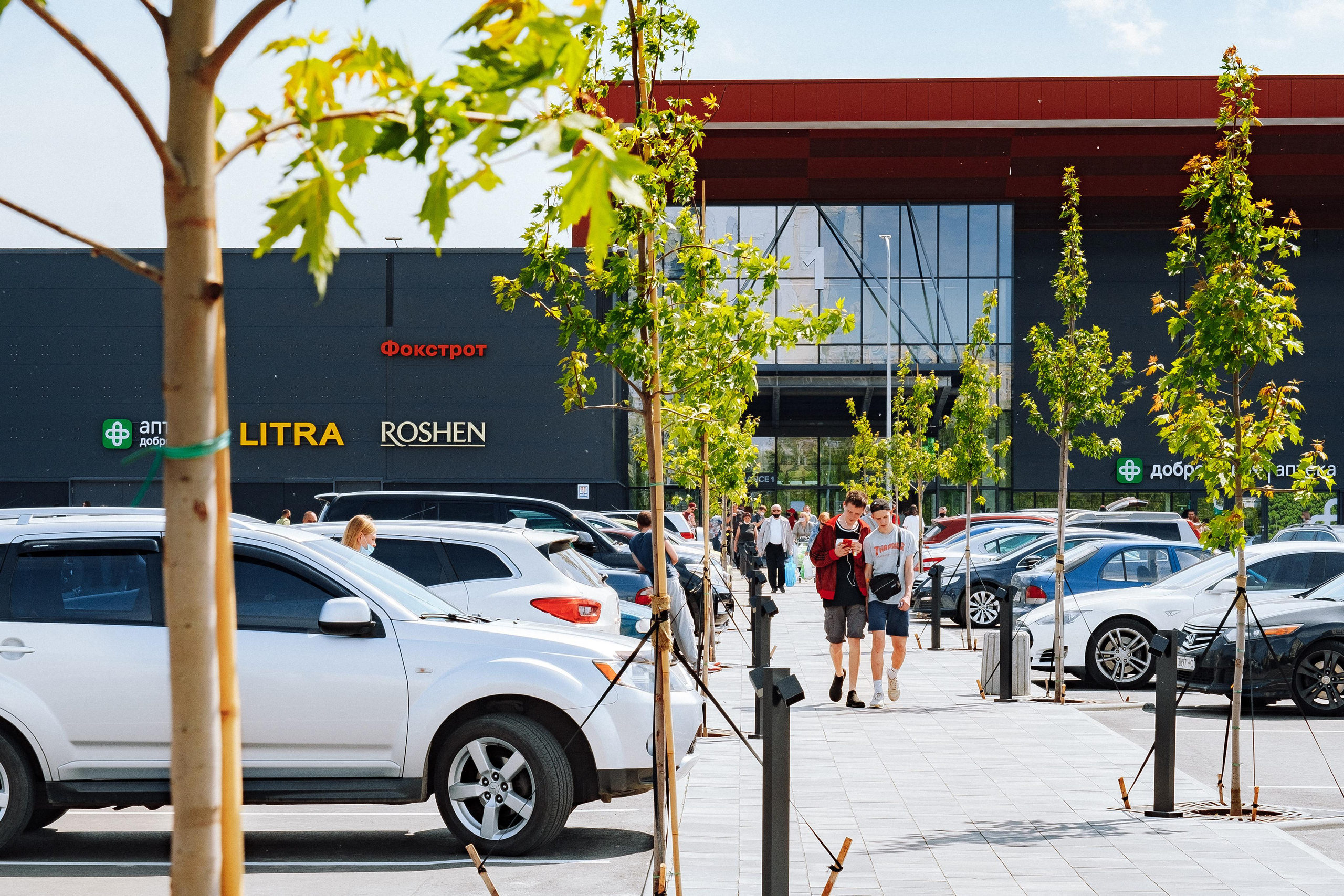 EXTERIER RETROVILLE. Ivan Skufinsky — wedding and family photographer in Vancouver