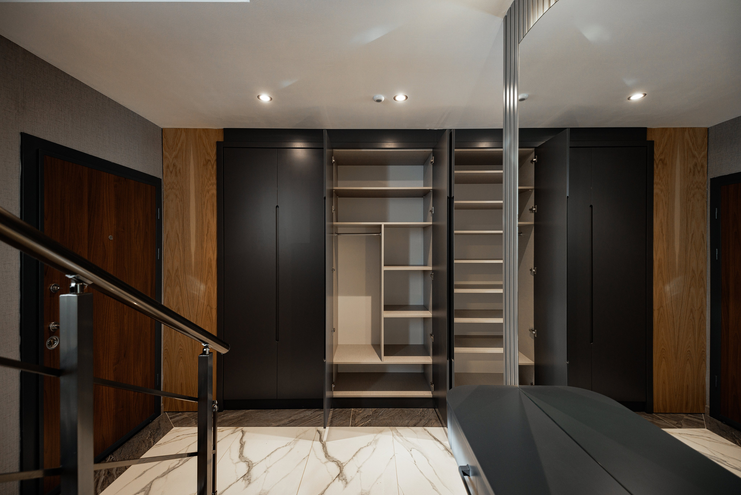 Real estate photographer in Vancouver Burnaby Richmond. Ivan Skufinsky — wedding and family photographer in Vancouver