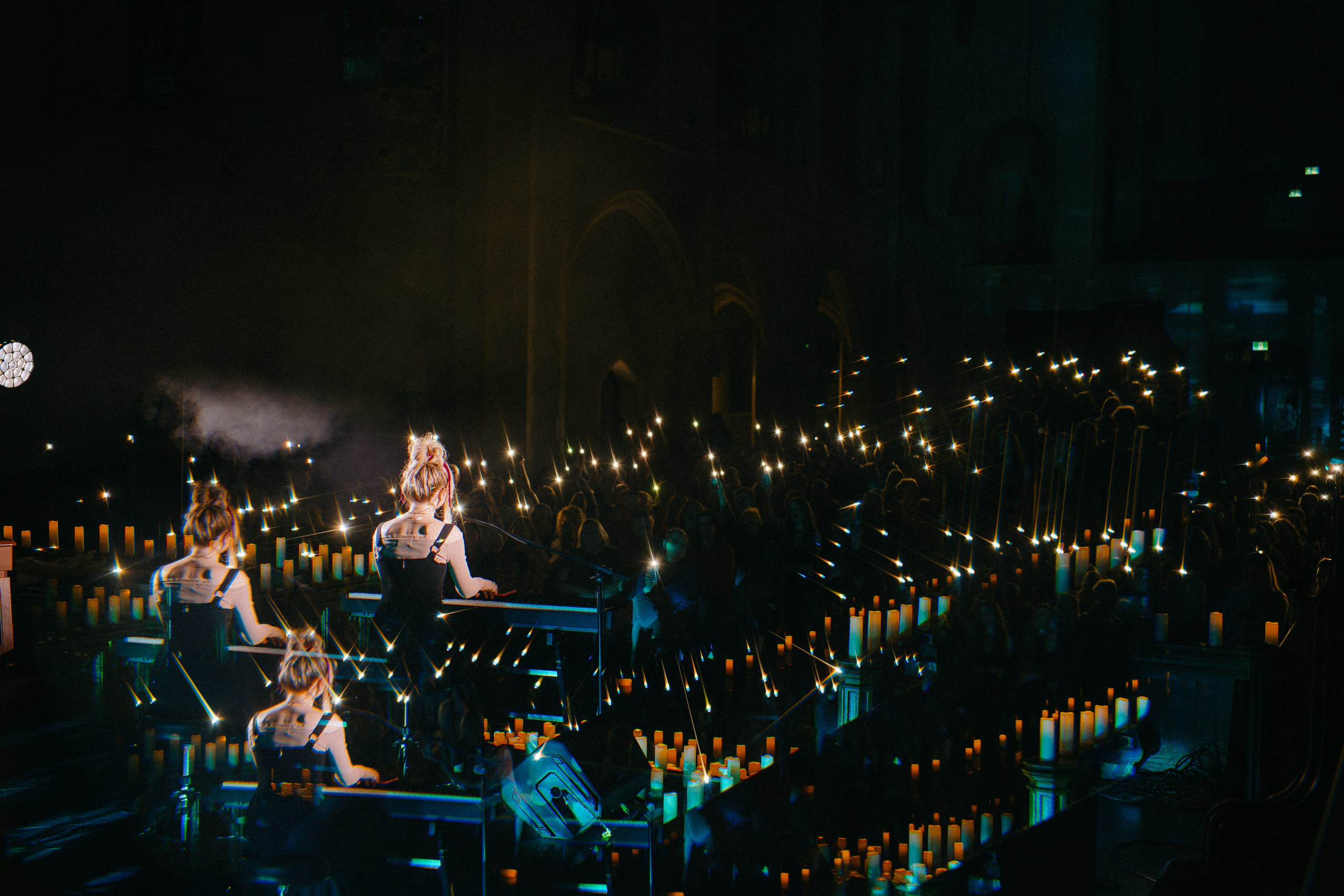 Live concert photography from Vivienne Mort in Vancouver 2025. Ivan Skufinsky — wedding and family photographer in Vancouver