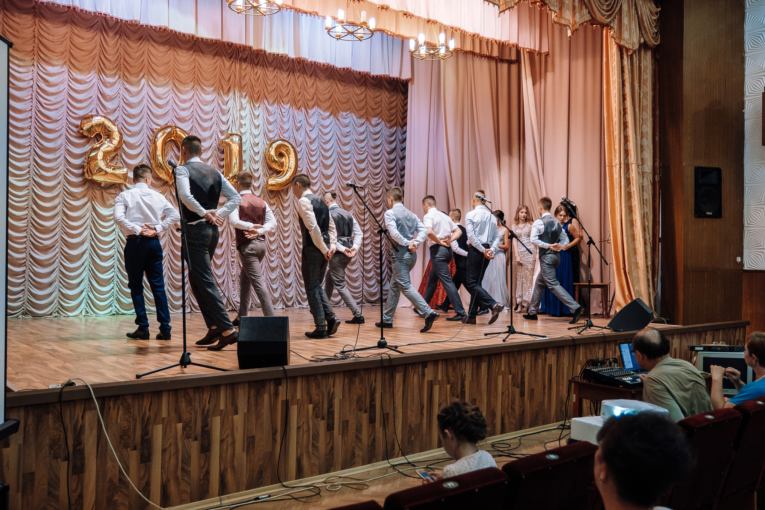 Выпускной школа номер 3. Хмельник. Ivan Skufinsky — wedding and family photographer in Vancouver