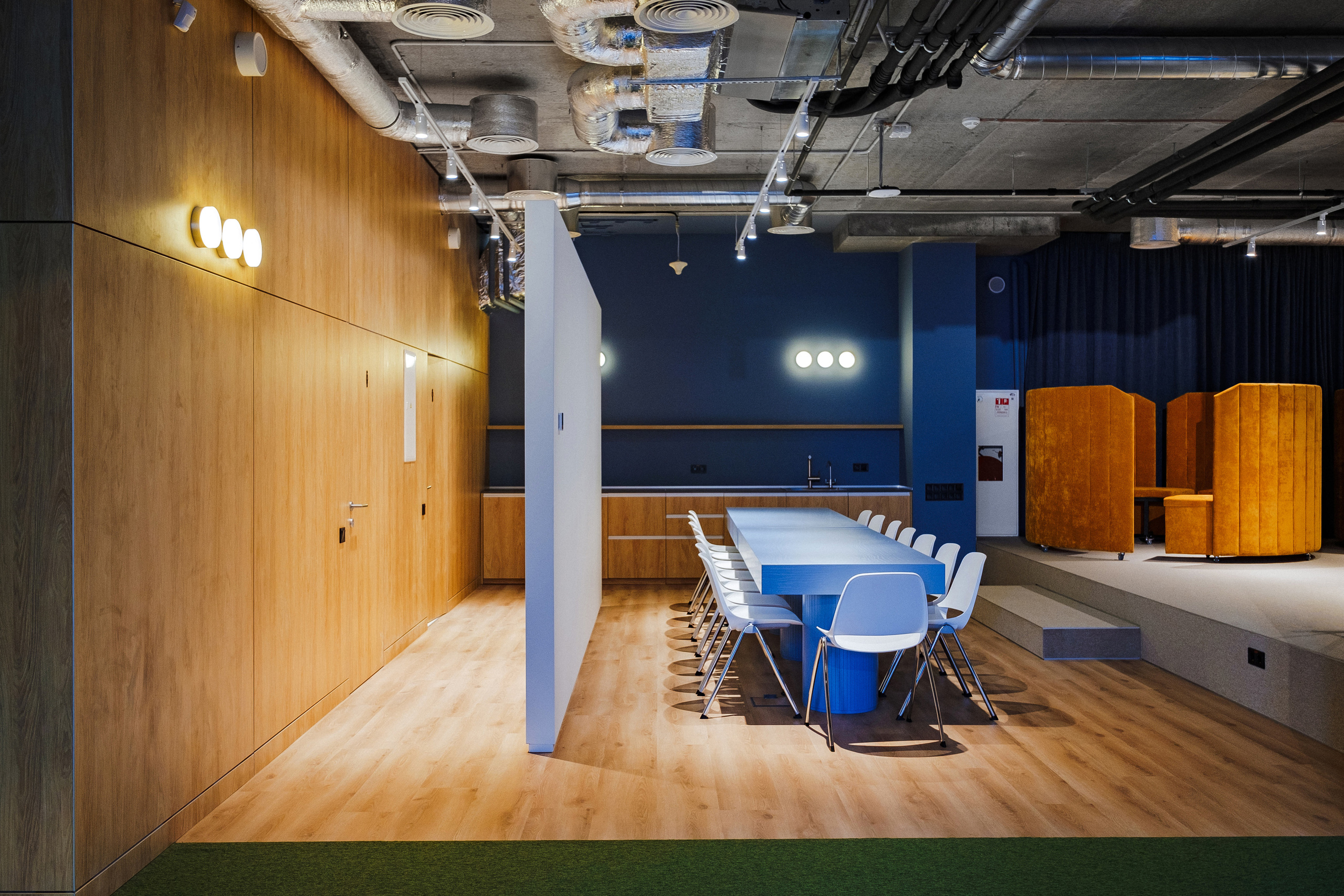 UNIT SYTI B10. Ivan Skufinsky — wedding and family photographer in Vancouver