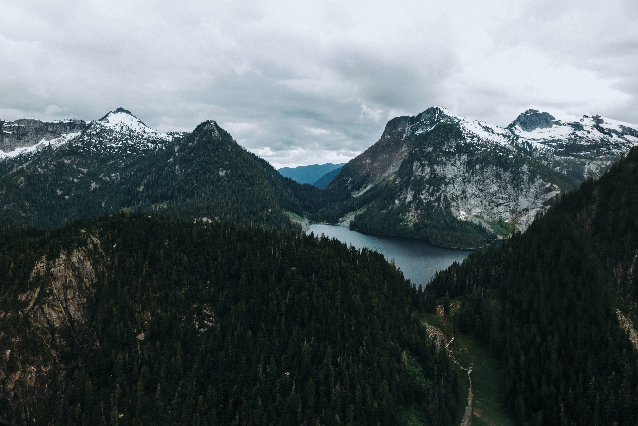 Sky-High Love: Stunning Vancouver Mountain Wedding Shoot by Helicopter. Ivan Skufinsky — wedding and family photographer in Vancouver