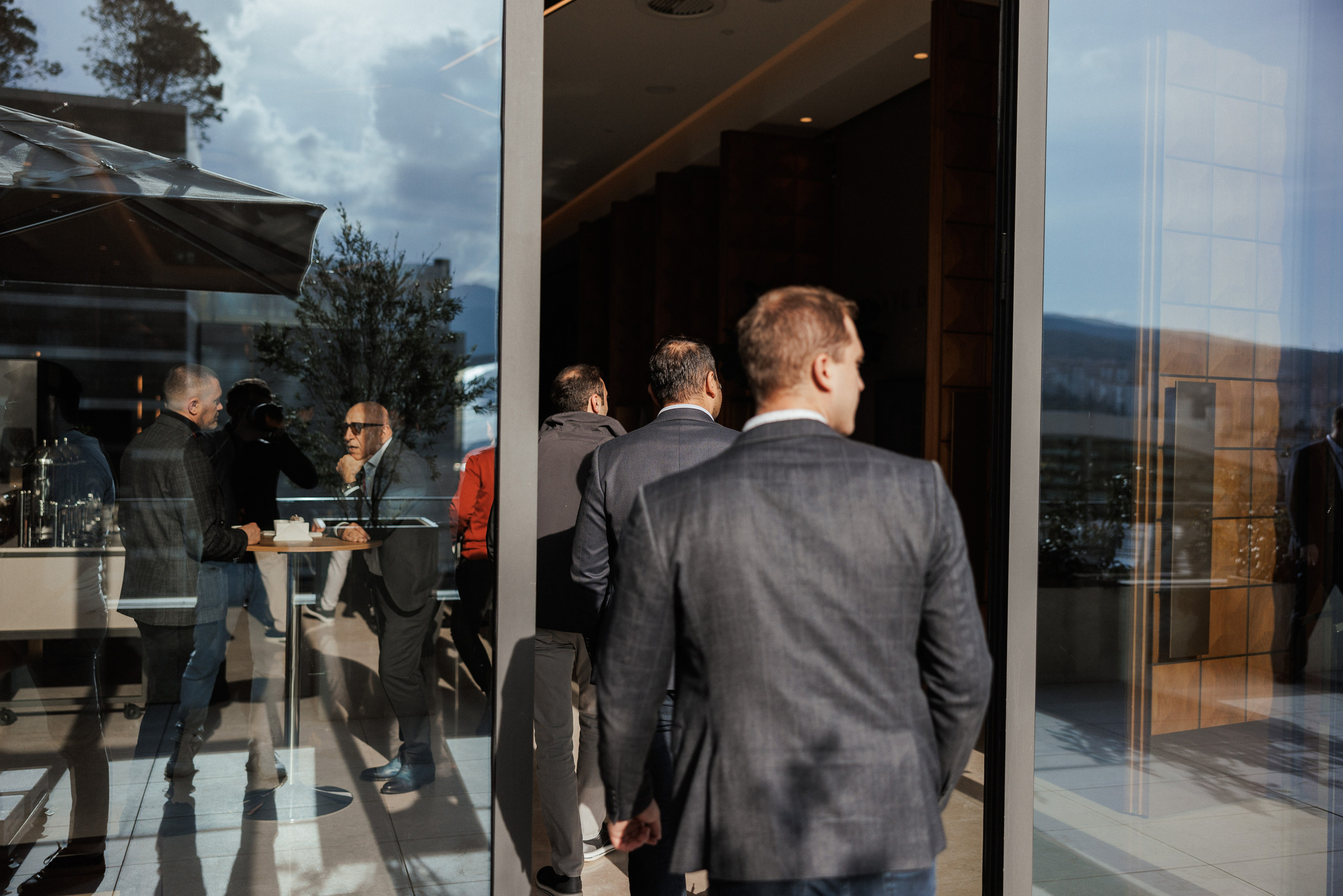 EXECUTIVE RETREAT Izmir Confidence Information Services. Ivan Skufinsky — wedding and family photographer in Vancouver