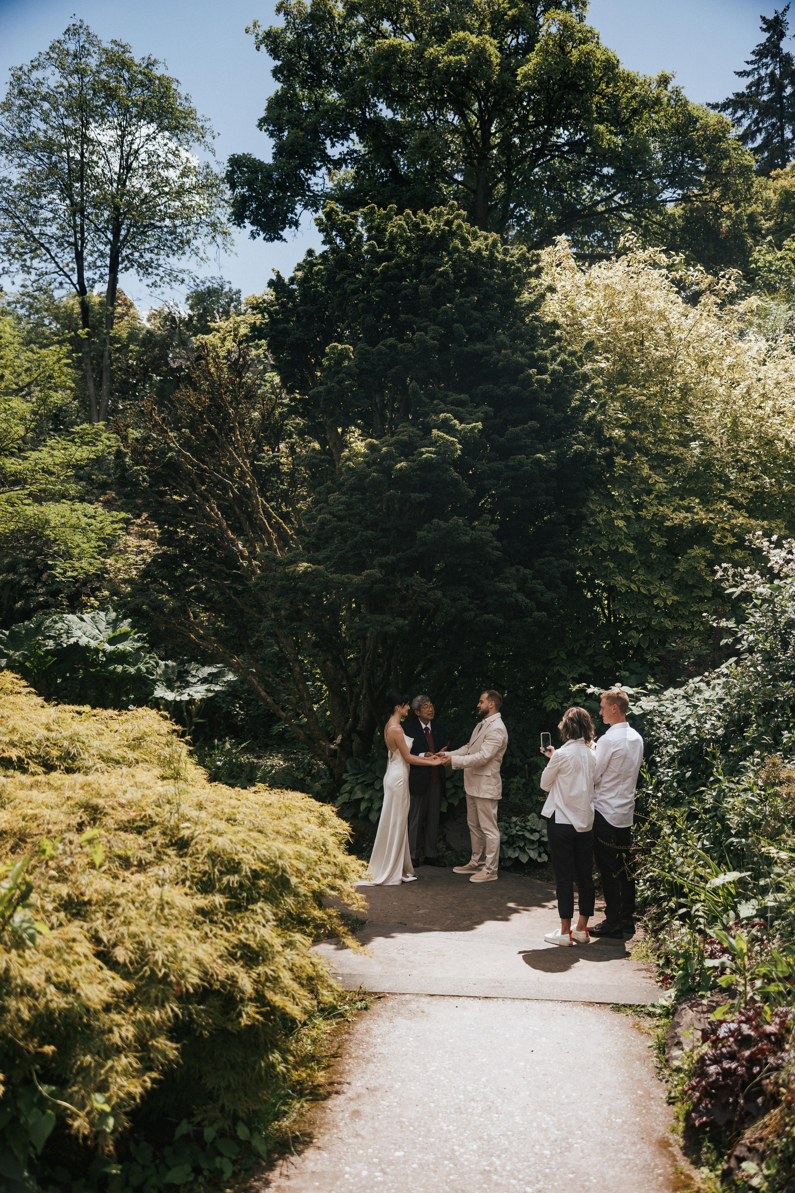 Sky-High Love: Stunning Vancouver Mountain Wedding Shoot by Helicopter. Ivan Skufinsky — wedding and family photographer in Vancouver