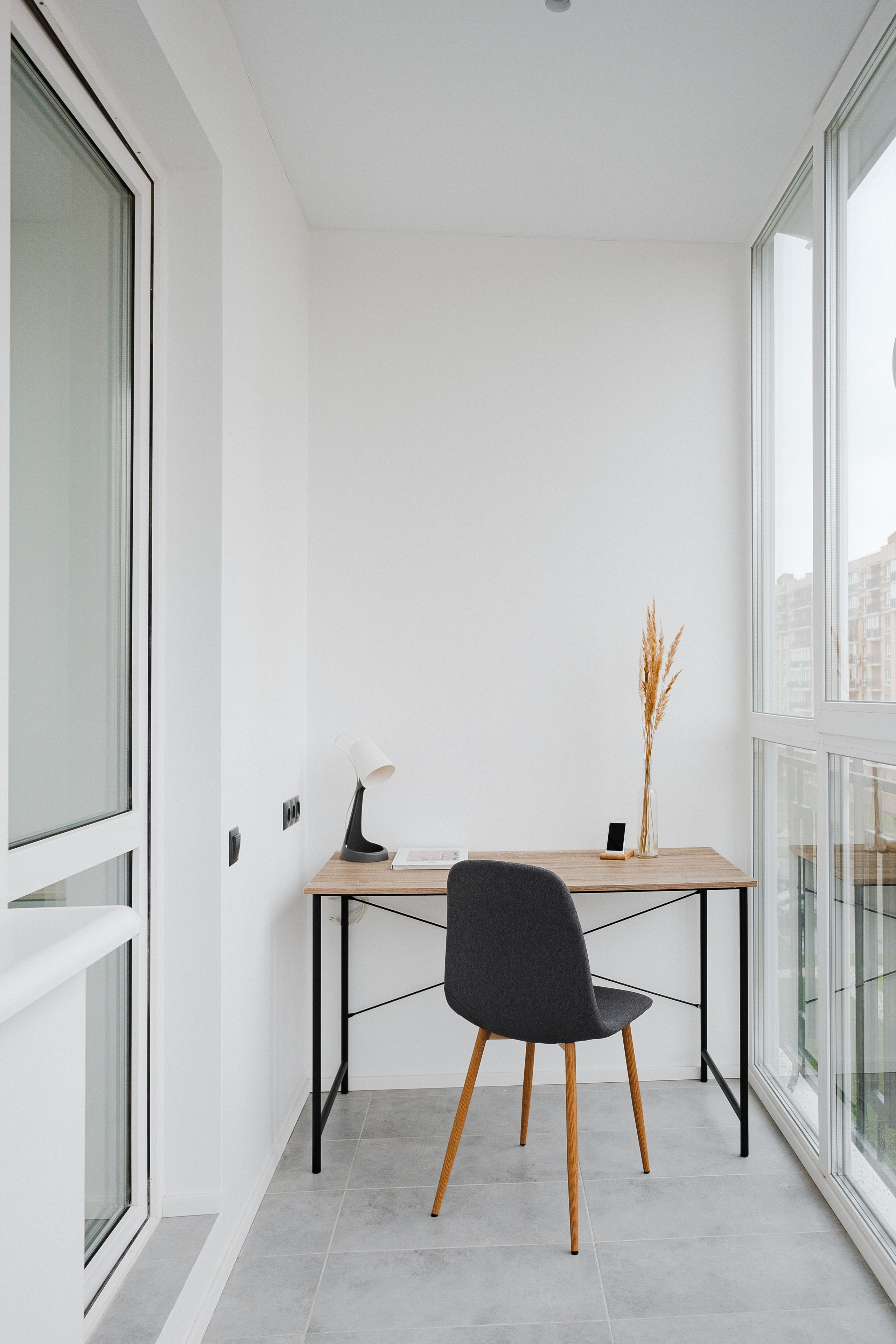 рабочее место на балконе