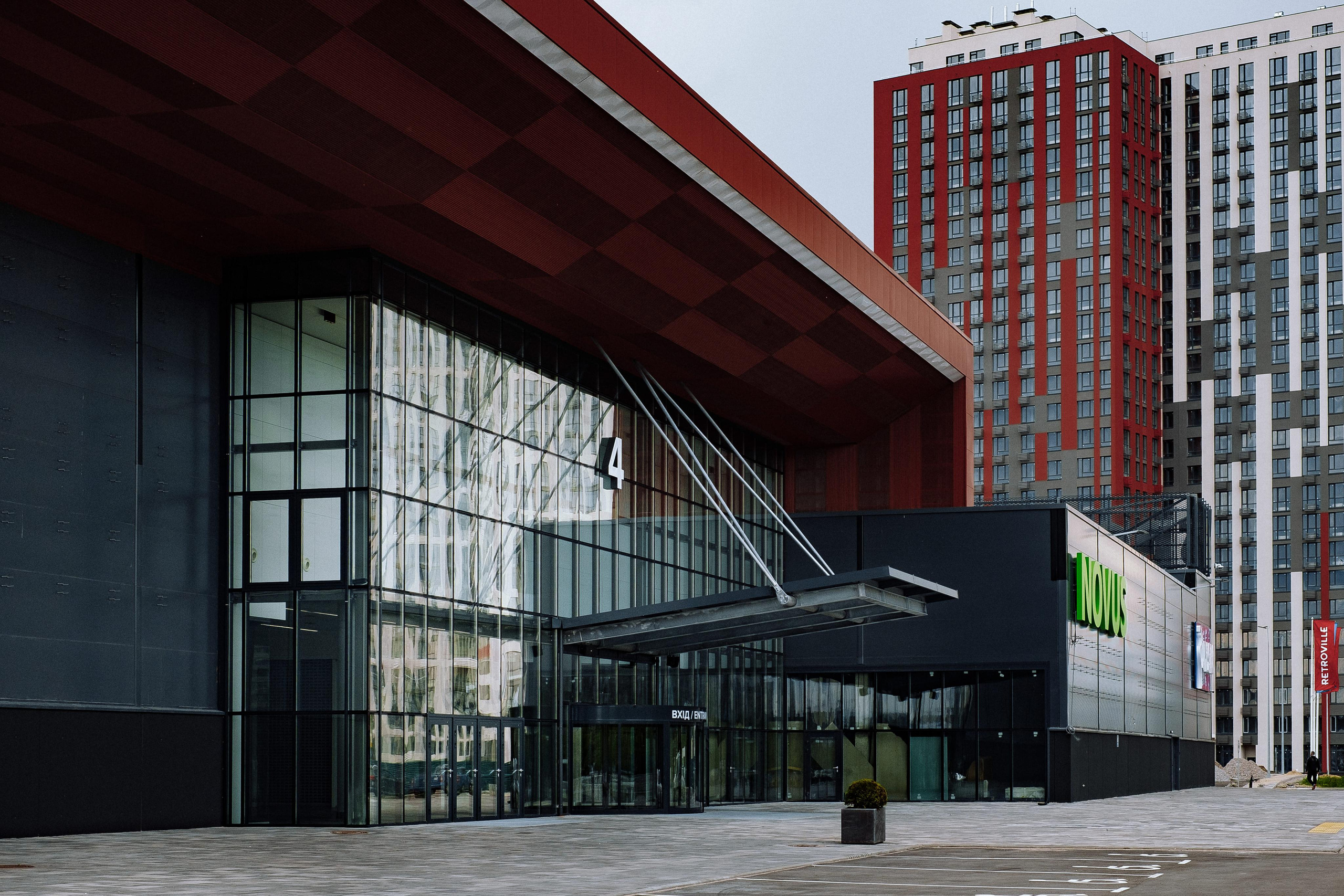 EXTERIER RETROVILLE. Ivan Skufinsky — wedding and family photographer in Vancouver