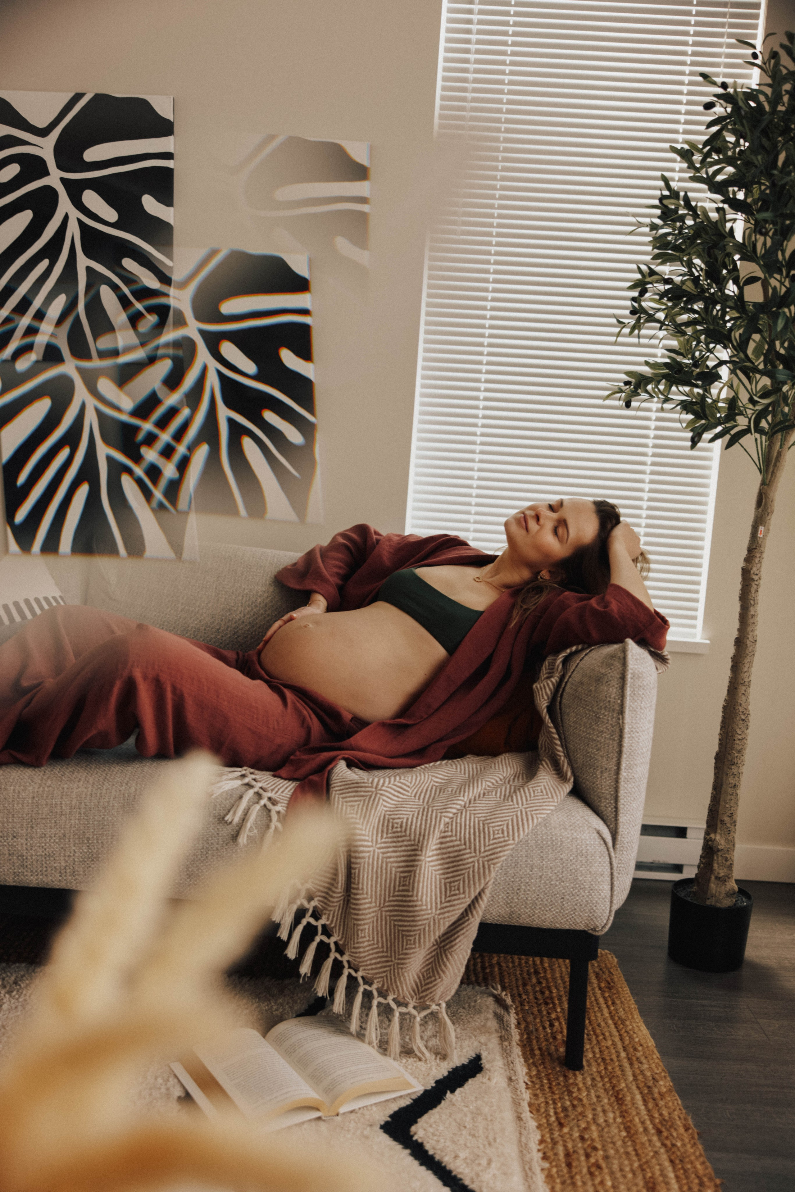 Pregnancy Home Story Vancouver. Ivan Skufinsky — wedding and family photographer in Vancouver