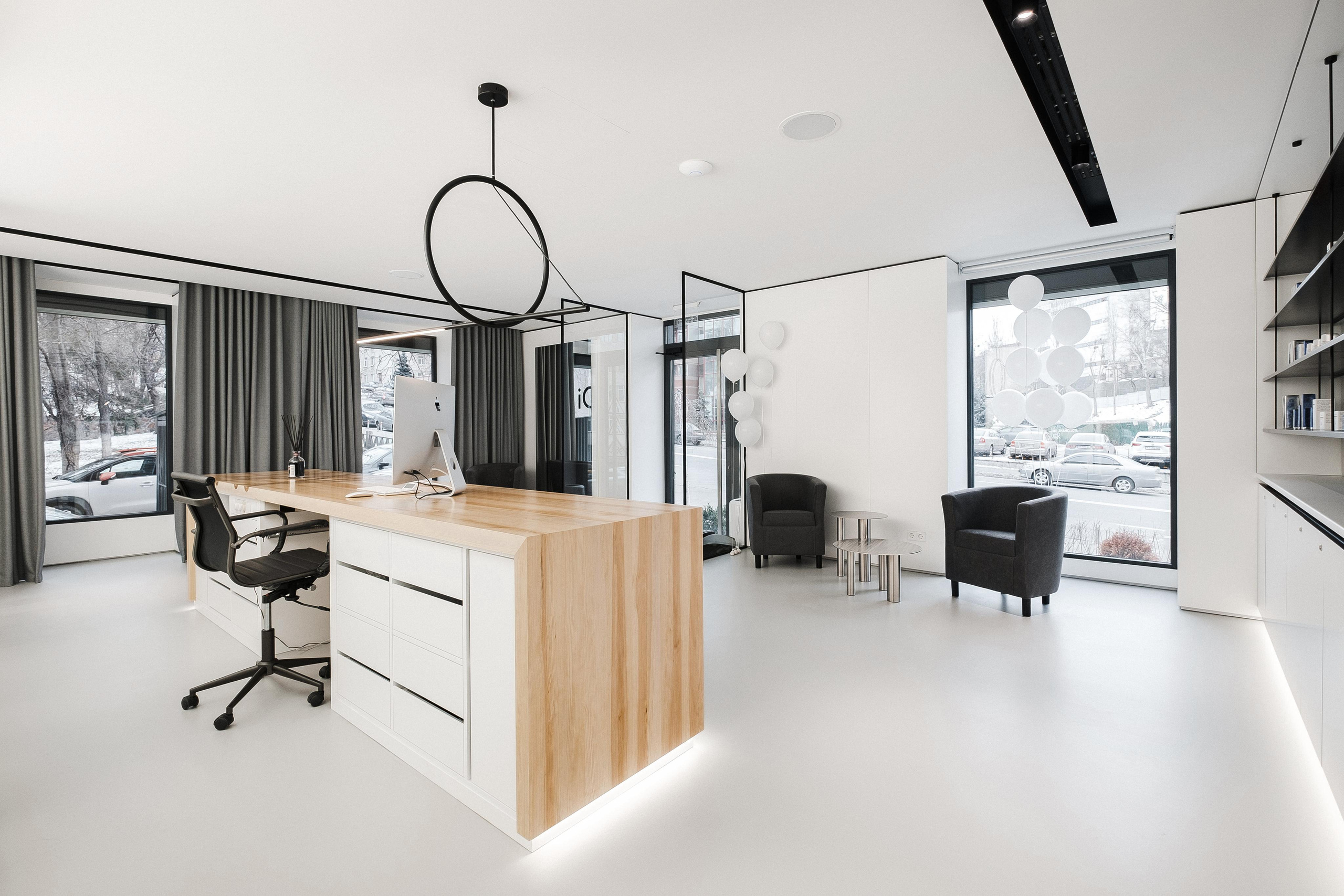 BEAUTY SAIOON OI. Ivan Skufinsky — wedding and family photographer in Vancouver