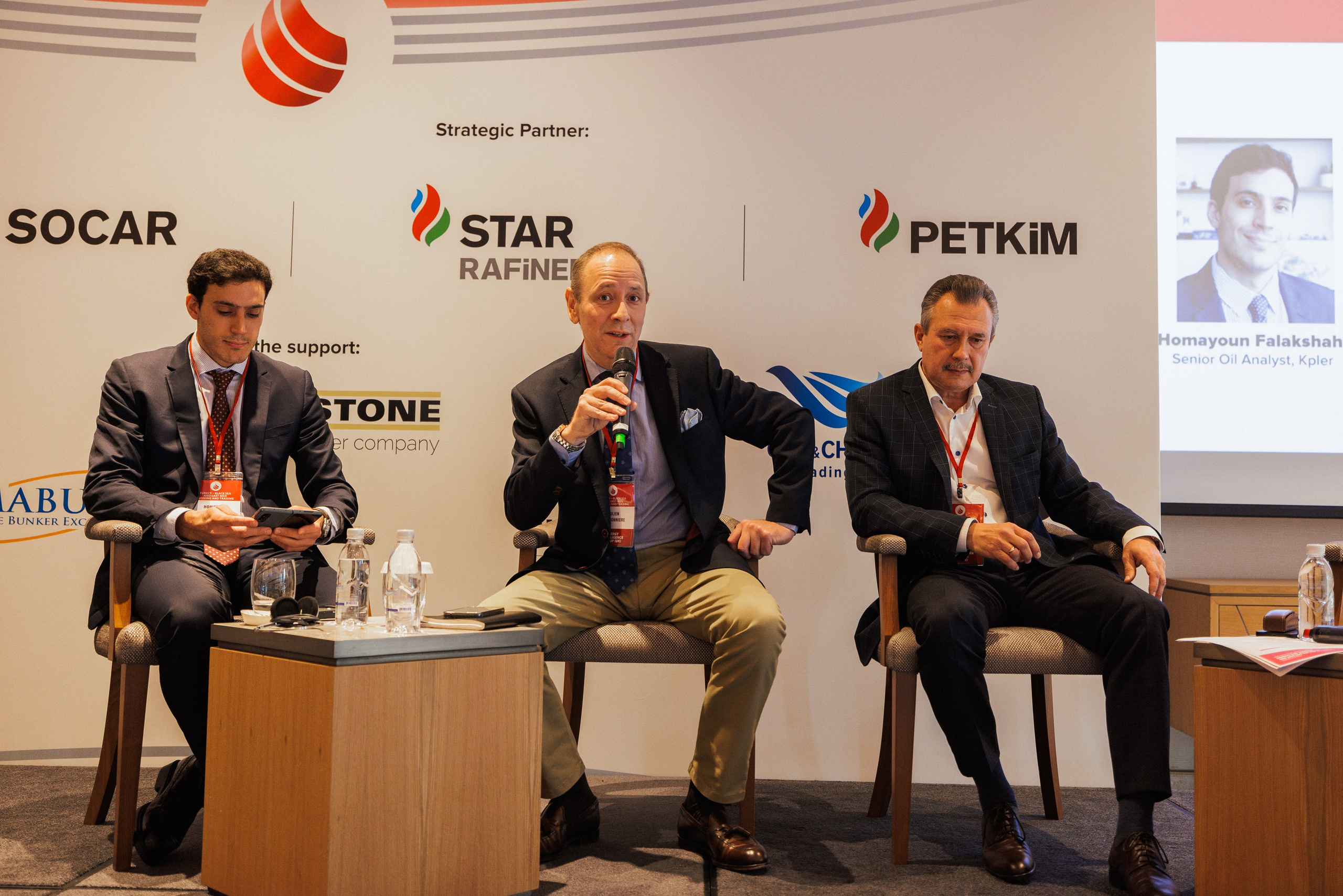 EXECUTIVE RETREAT Izmir Confidence Information Services. Ivan Skufinsky — wedding and family photographer in Vancouver