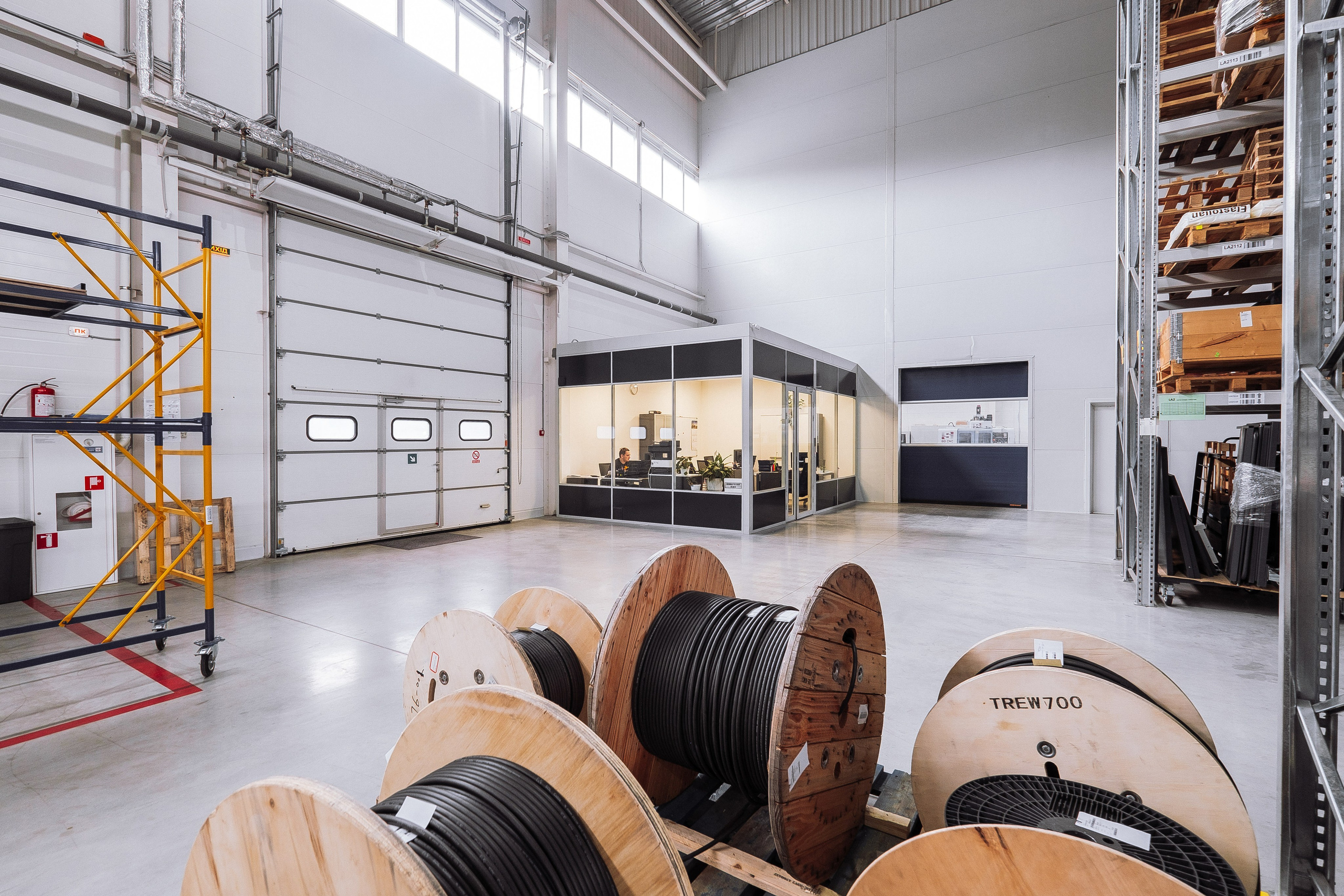 E & E Cable Solutions Factory. Ivan Skufinsky — wedding and family photographer in Vancouver