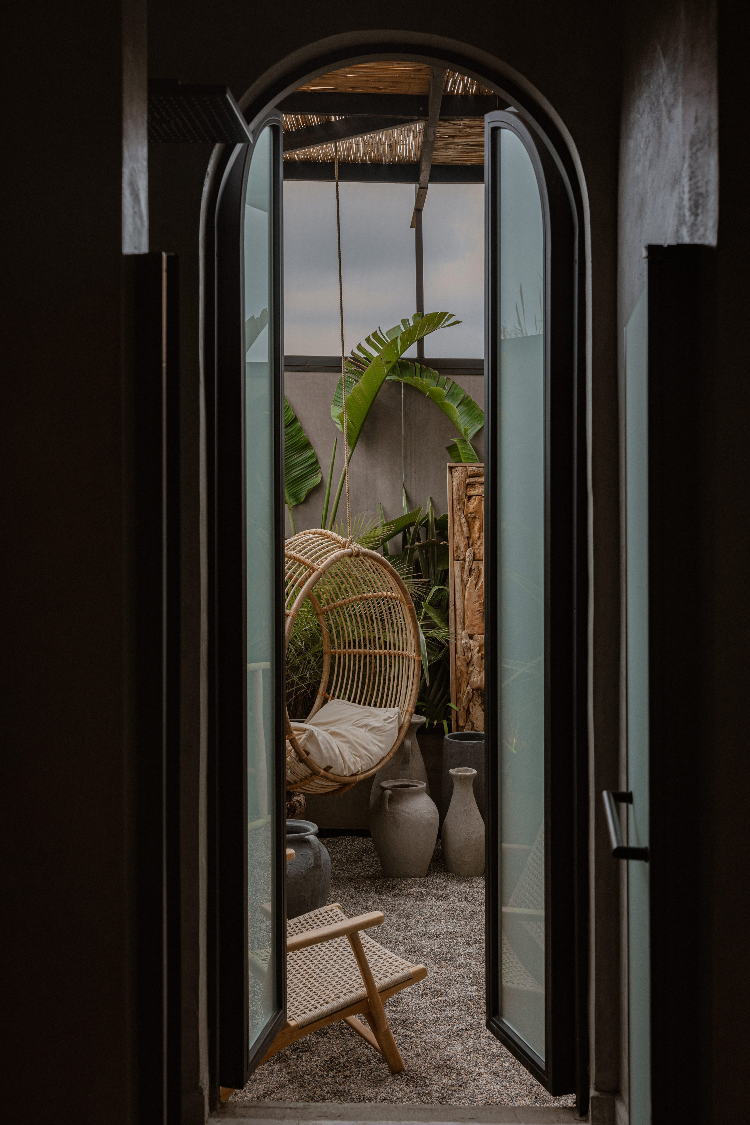 Interior photography and video shooting of a hotel in Bali style. Ivan Skufinsky — wedding and family photographer in Vancouver