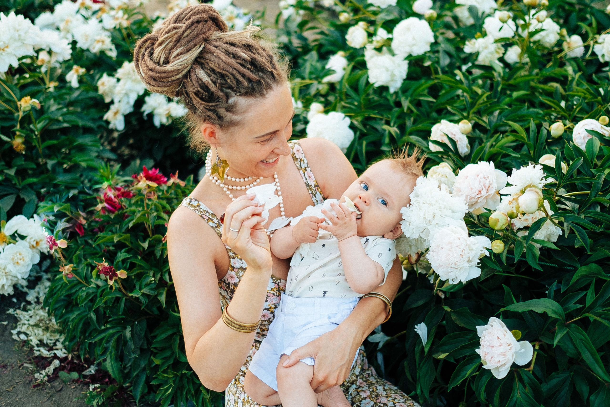 семейная фотосессия, пионы