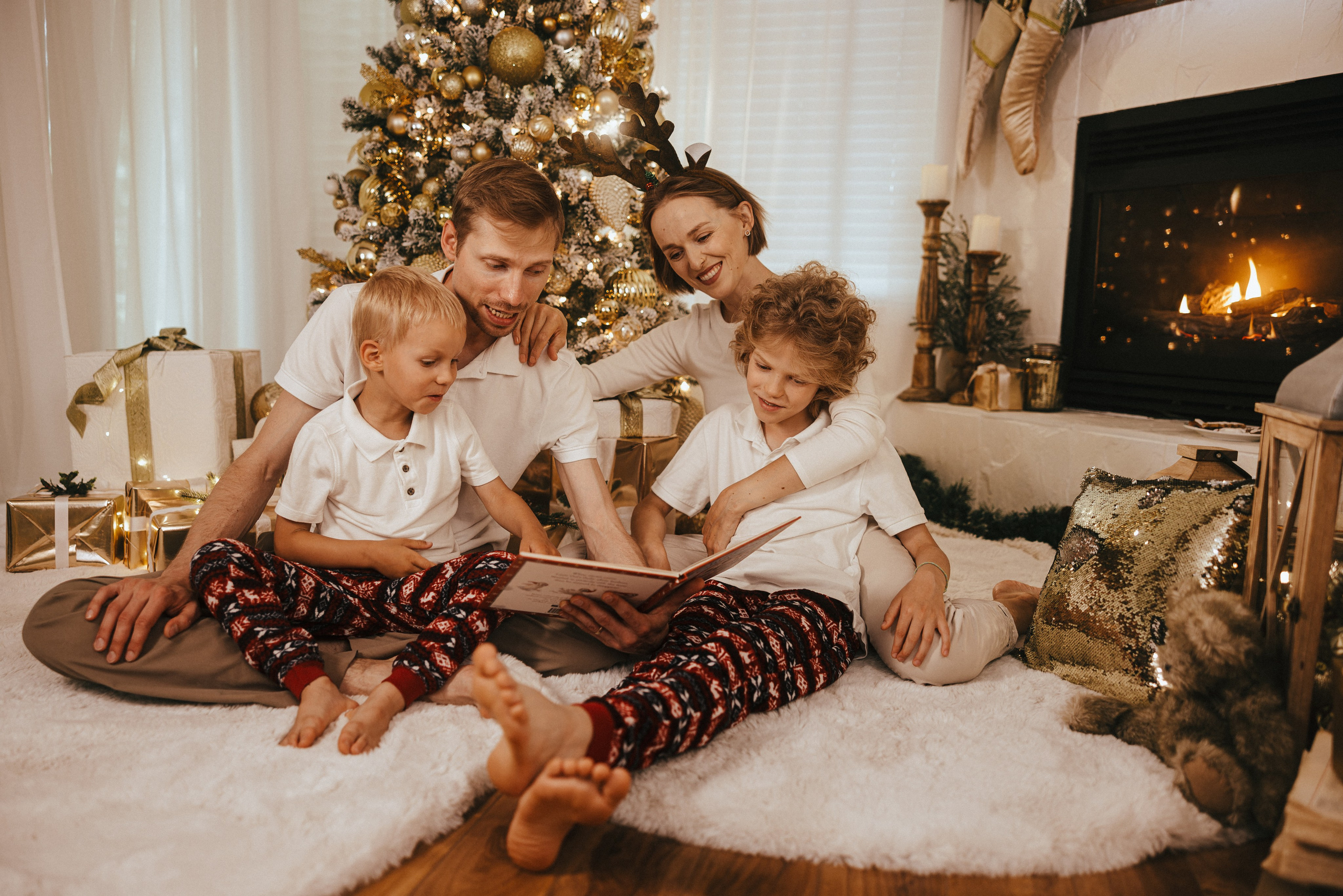 Cristmas mini sessions 2025 Vancouver. Ivan Skufinsky — wedding and family photographer in Vancouver