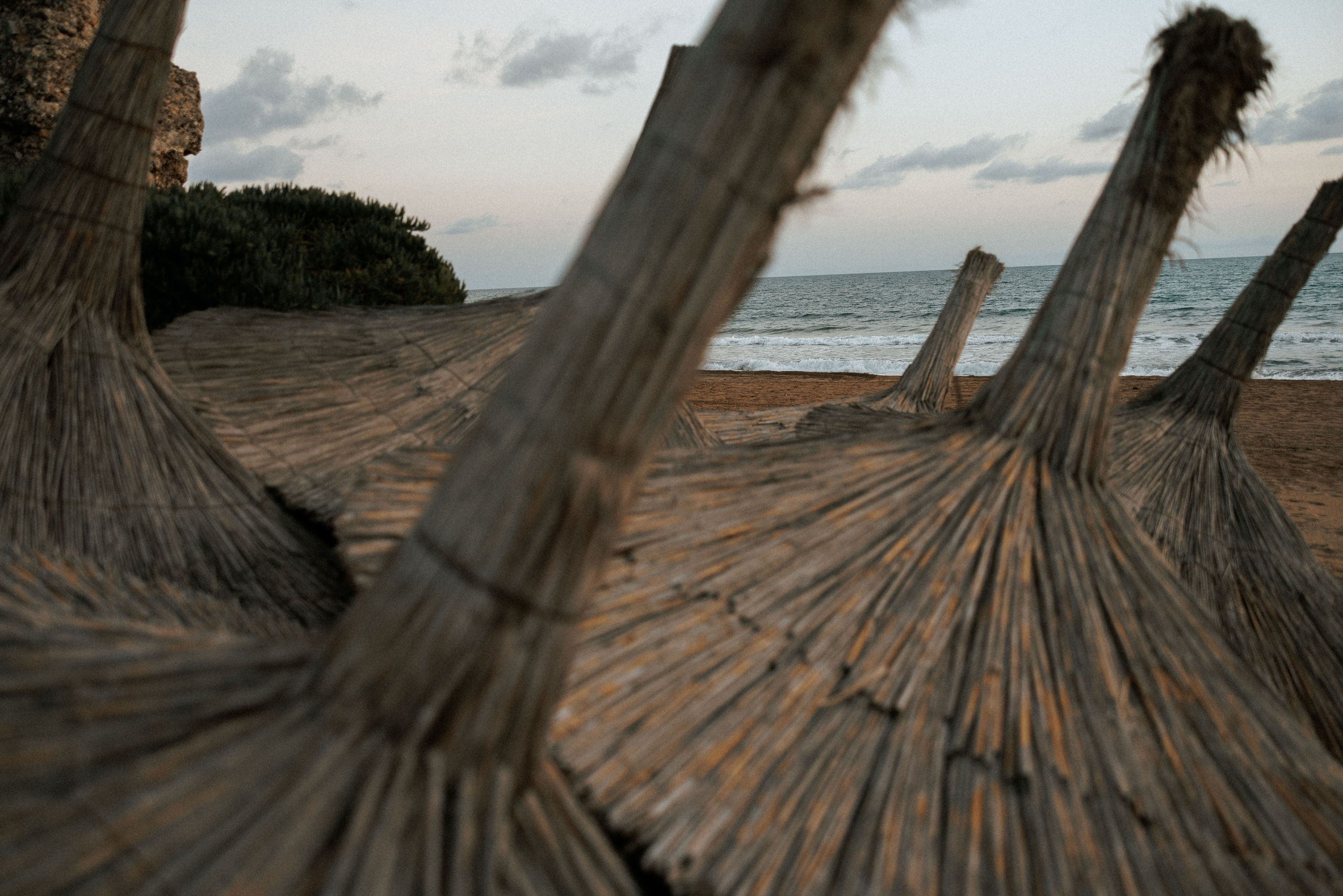 Family photo session on the beach in Vancouver BC Сanada. Twins. Ivan Skufinsky — wedding and family photographer in Vancouver