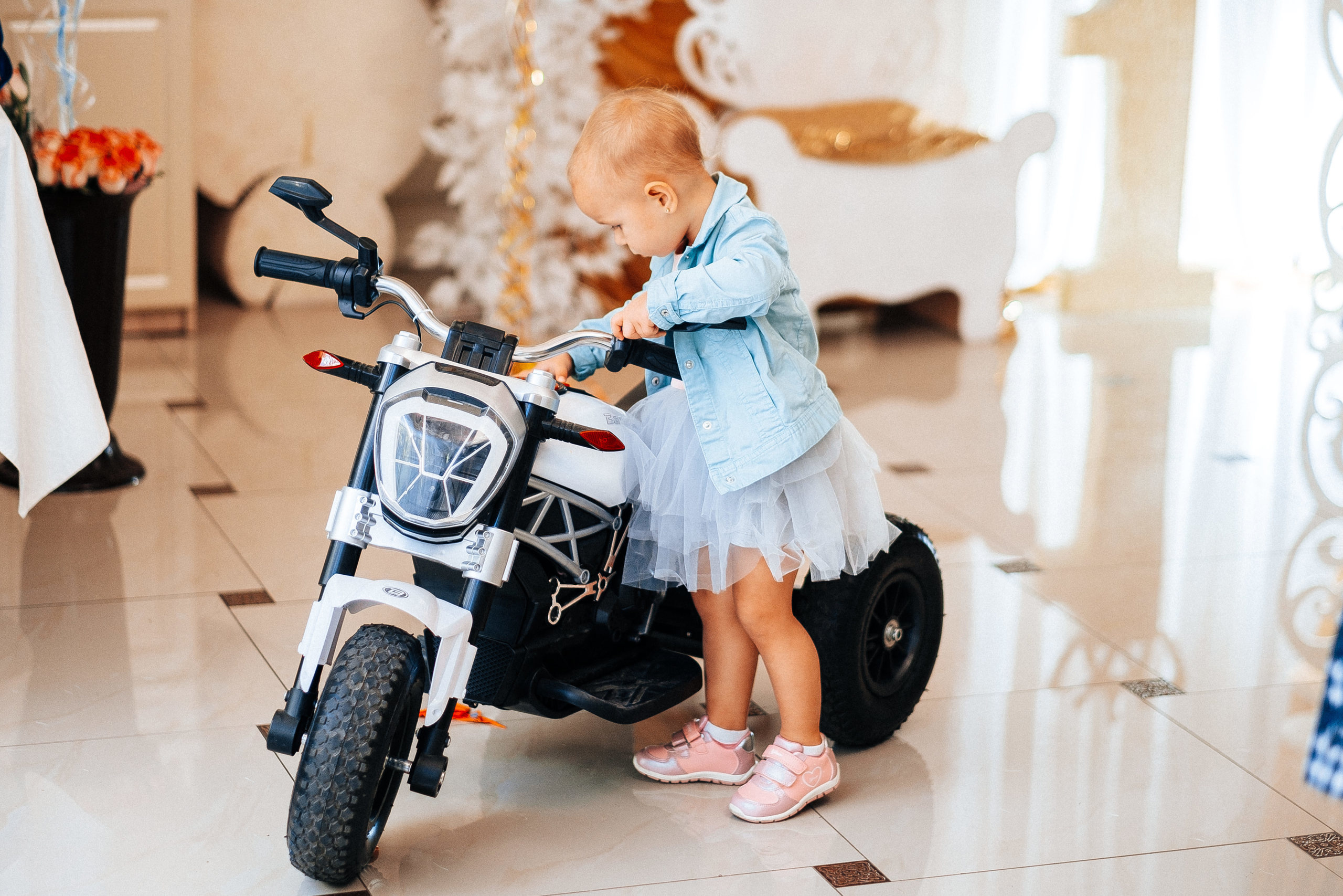 Версаль. Назару 1 рік =). Ivan Skufinsky — wedding and family photographer in Vancouver