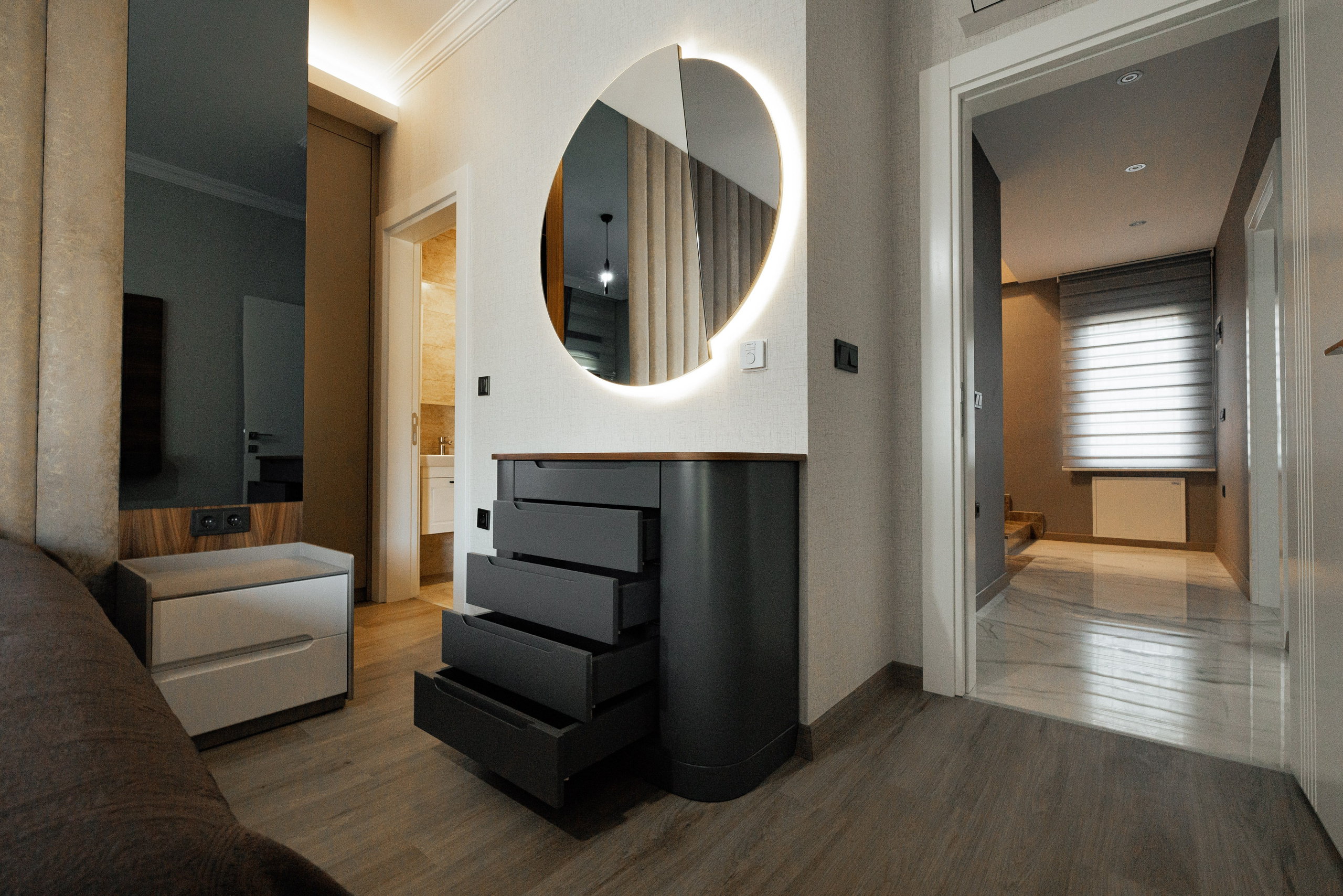 Real estate photographer in Vancouver Burnaby Richmond. Ivan Skufinsky — wedding and family photographer in Vancouver