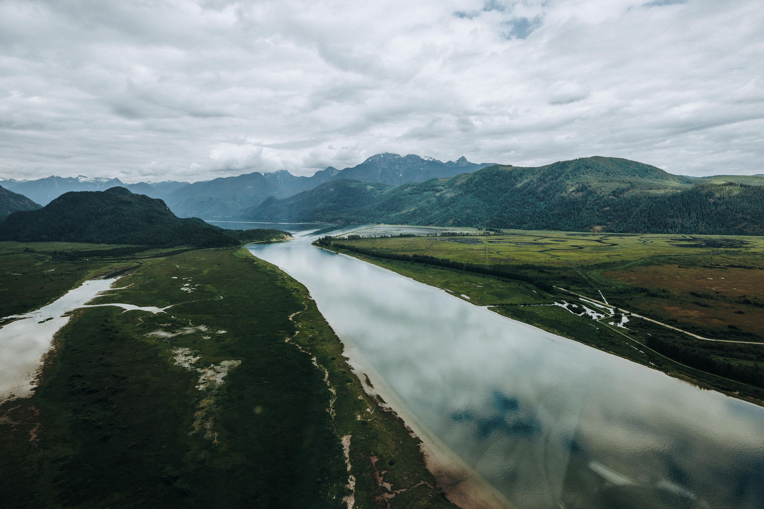 Sky-High Love: Stunning Vancouver Mountain Wedding Shoot by Helicopter. Ivan Skufinsky — wedding and family photographer in Vancouver
