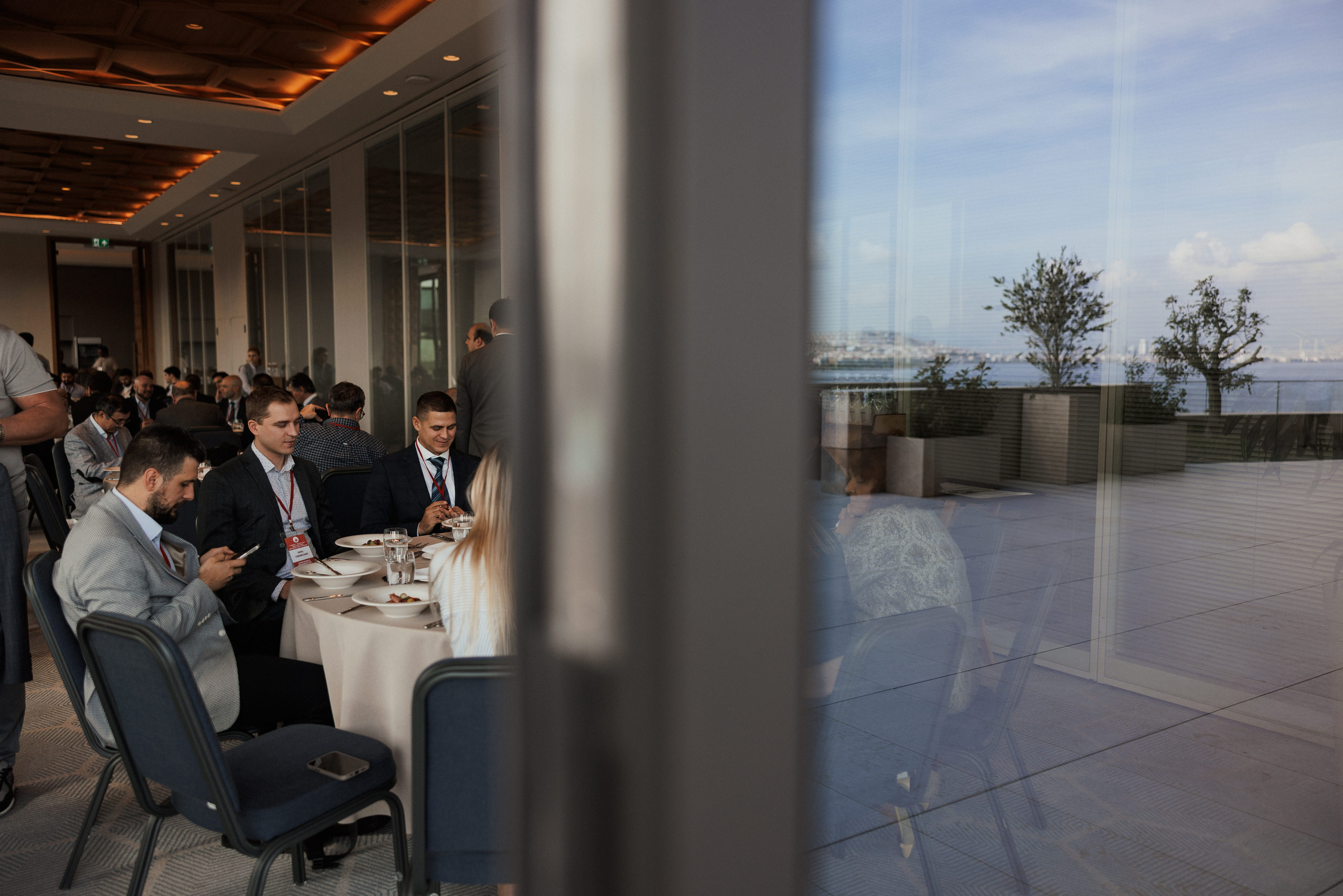 EXECUTIVE RETREAT Izmir Confidence Information Services. Ivan Skufinsky — wedding and family photographer in Vancouver