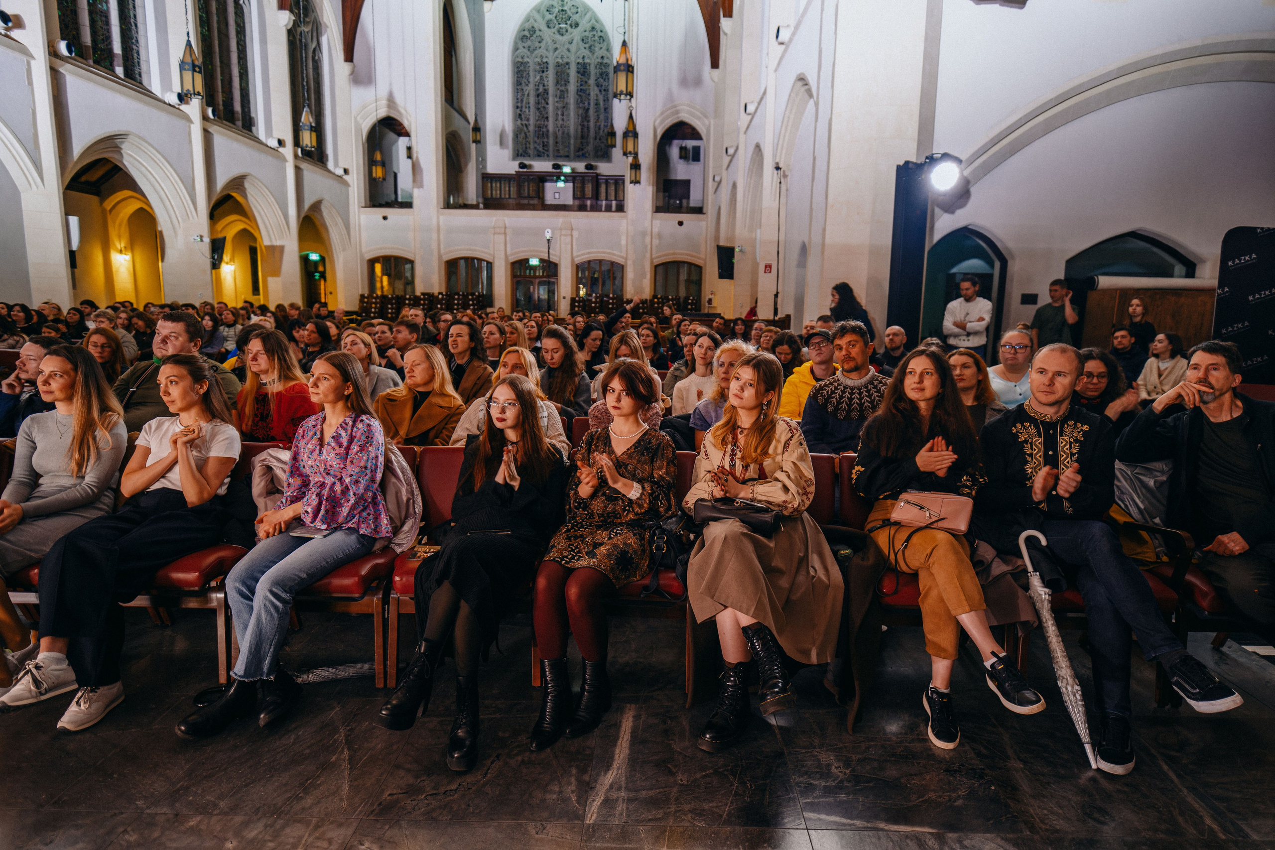 Live concert photography from Vivienne Mort in Vancouver 2025. Ivan Skufinsky — wedding and family photographer in Vancouver