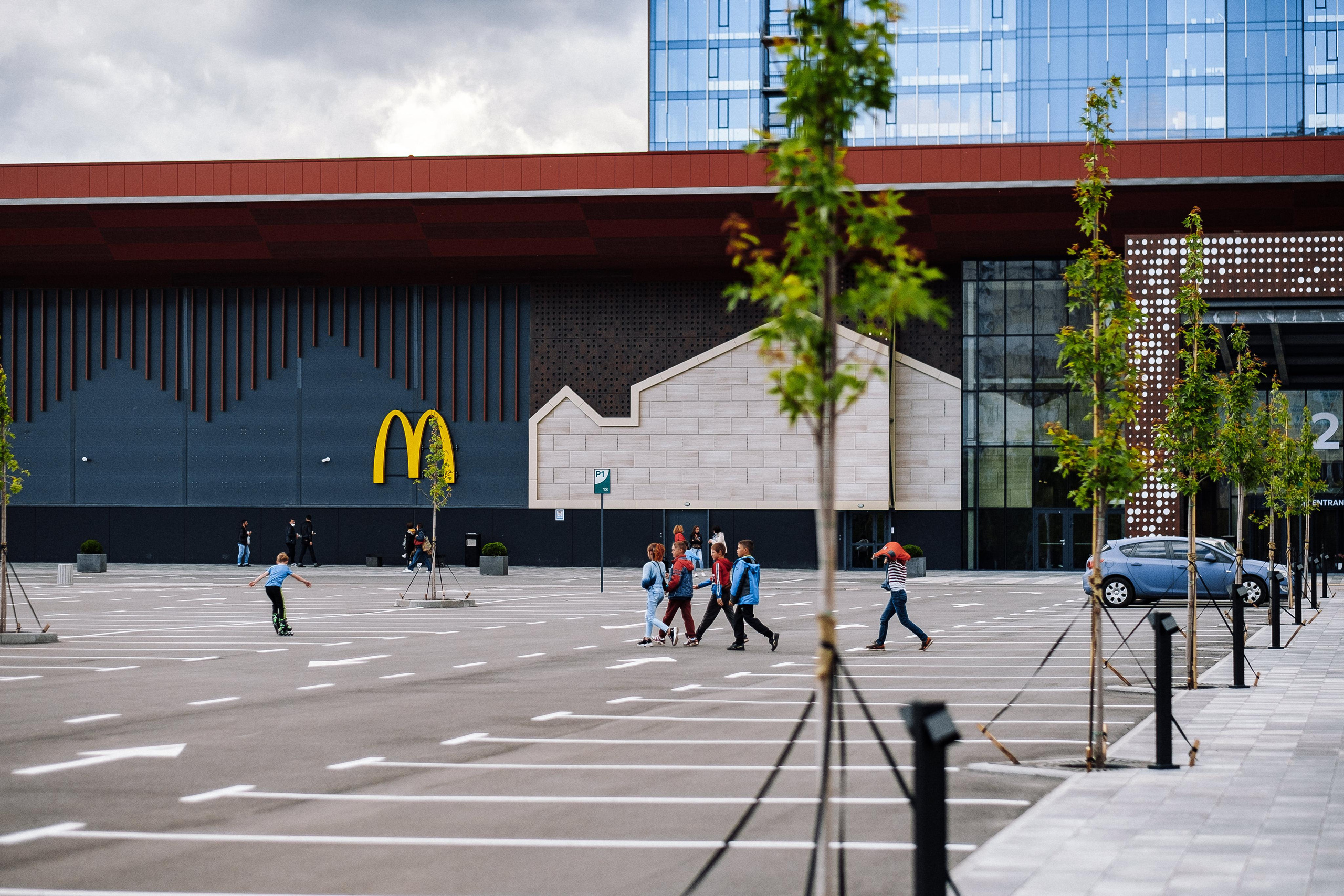 EXTERIER RETROVILLE. Ivan Skufinsky — wedding and family photographer in Vancouver