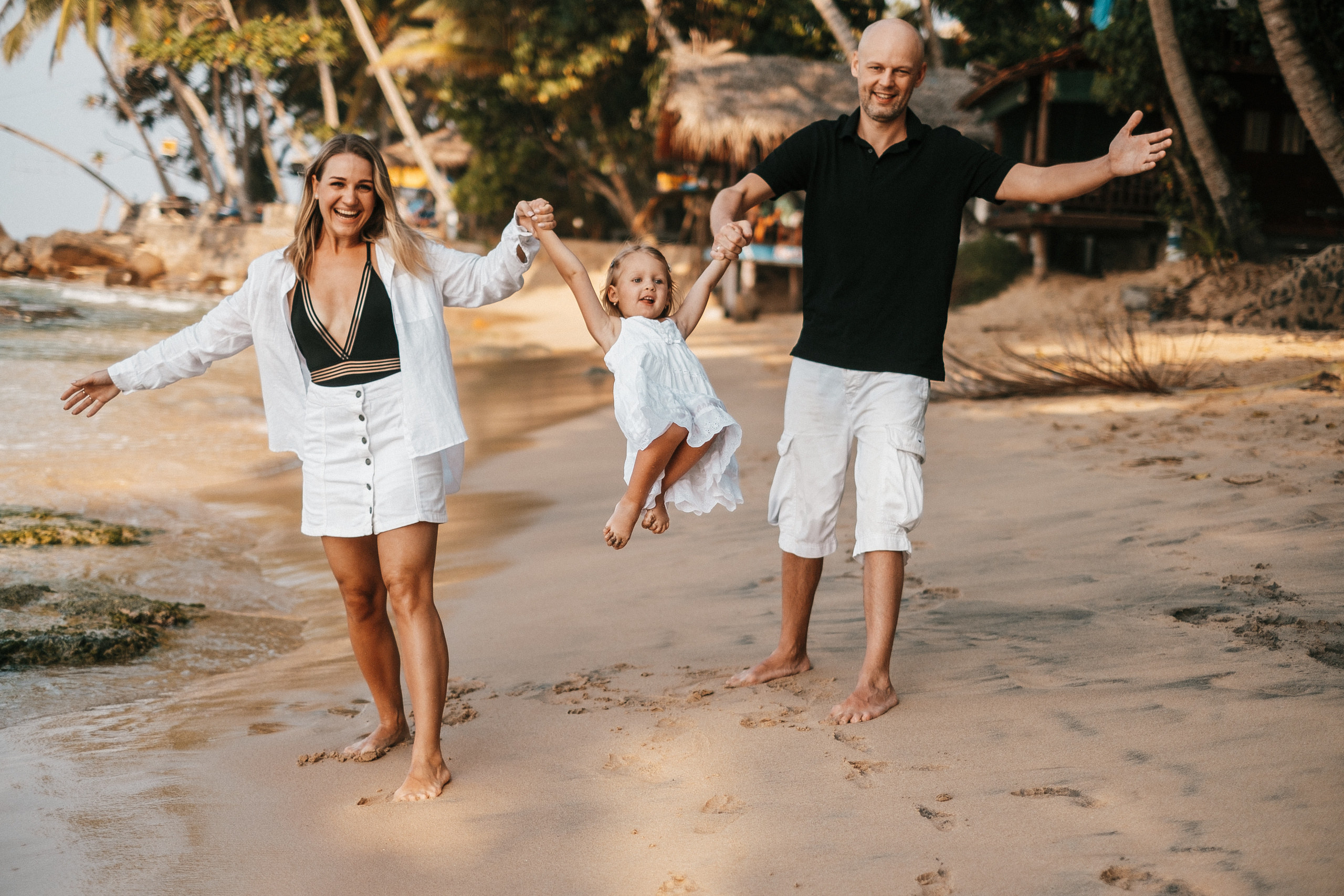 Sasha+Sasha+Liza Unavatuna. Ivan Skufinsky — wedding and family photographer in Vancouver