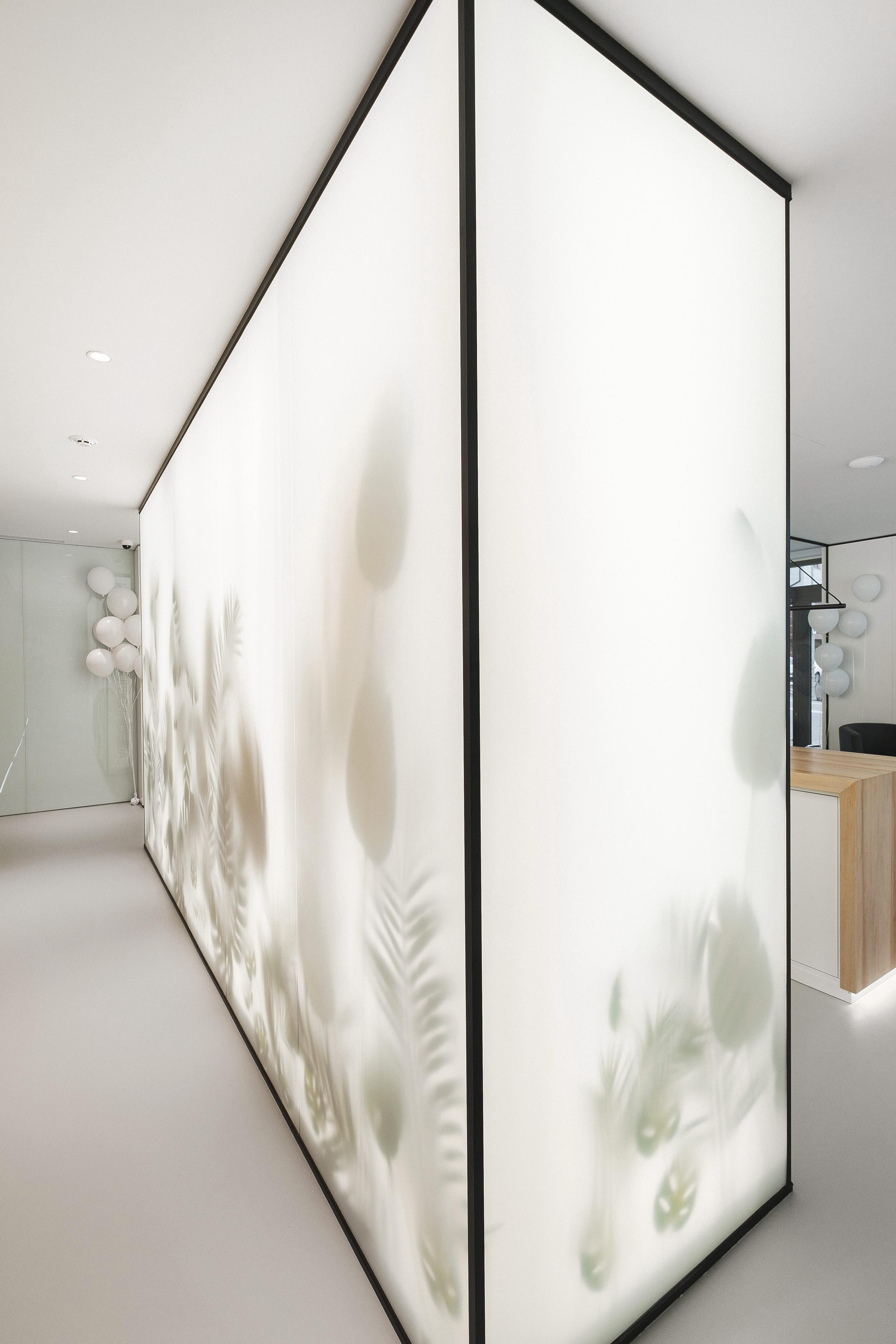 BEAUTY SAIOON OI. Ivan Skufinsky — wedding and family photographer in Vancouver