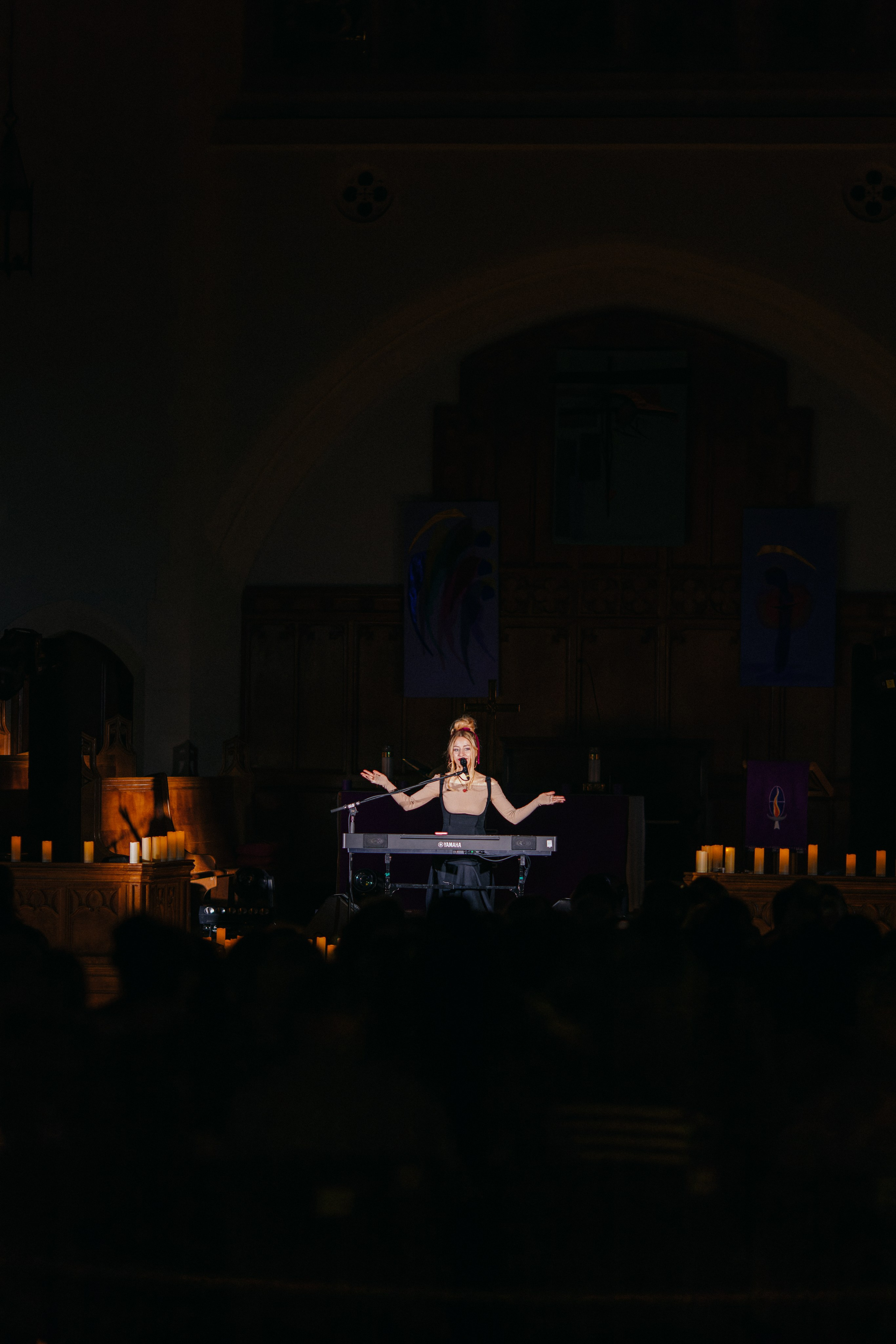 Live concert photography from Vivienne Mort in Vancouver 2025. Ivan Skufinsky — wedding and family photographer in Vancouver