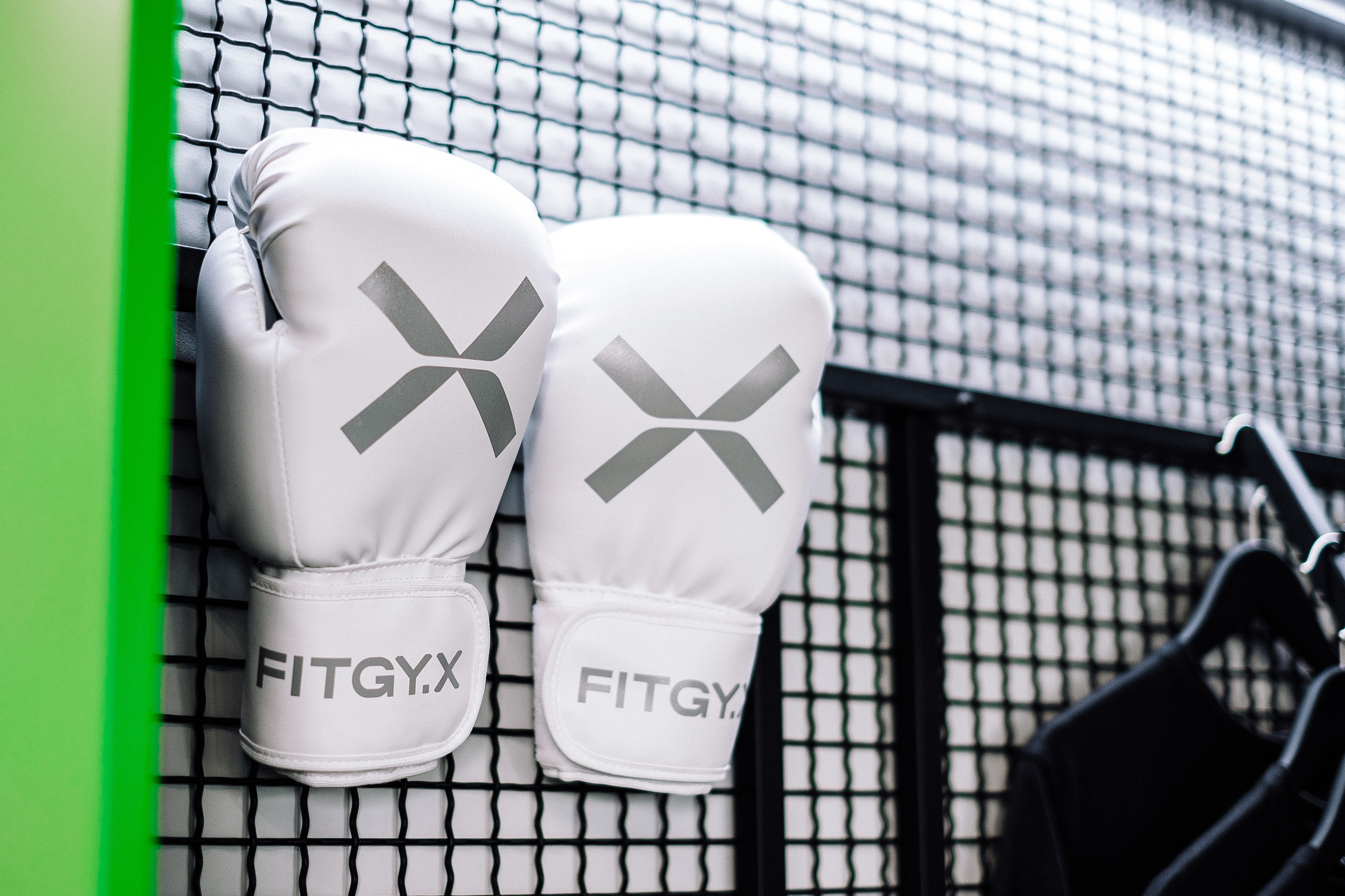 FitgyX контент 1 интерьер. Ivan Skufinsky — wedding and family photographer in Vancouver