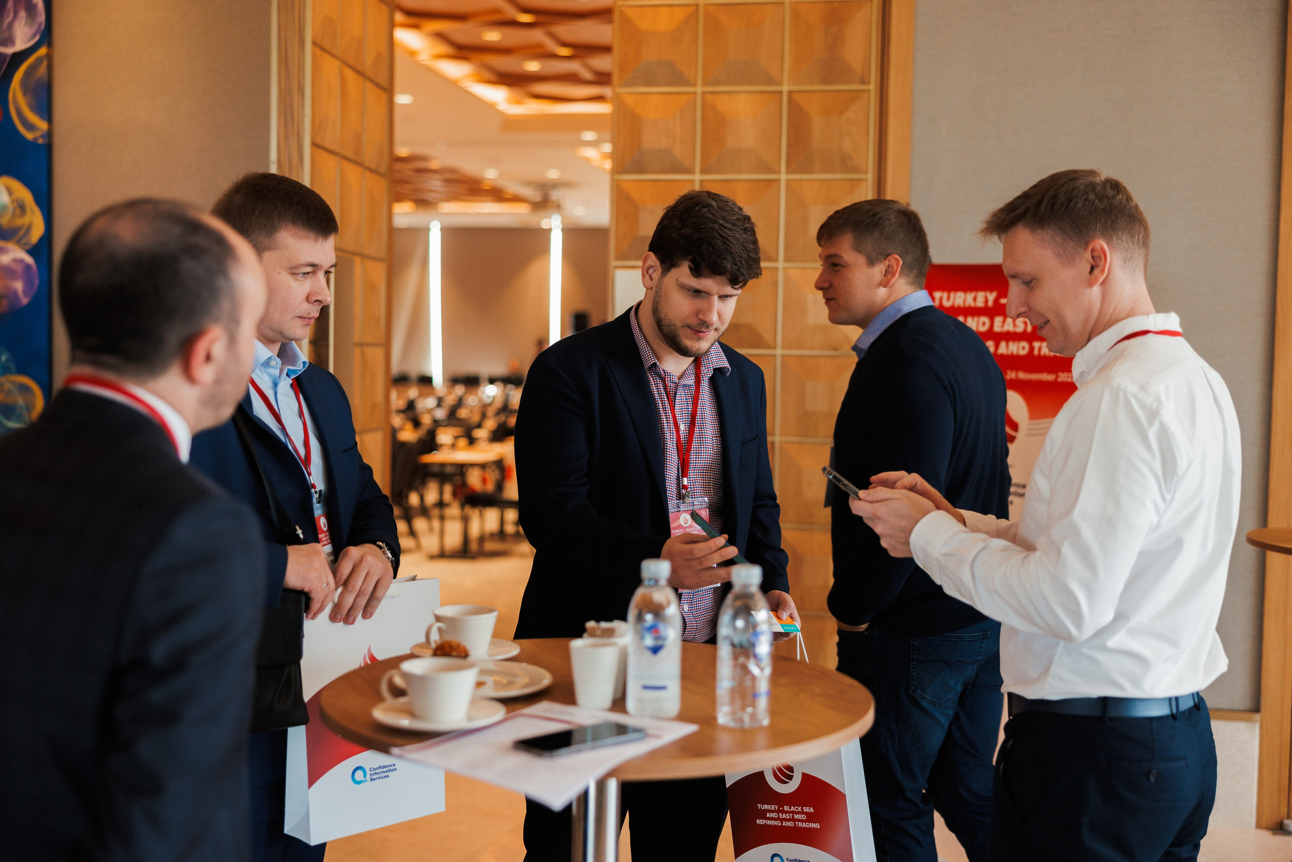 EXECUTIVE RETREAT Izmir Confidence Information Services. Ivan Skufinsky — wedding and family photographer in Vancouver