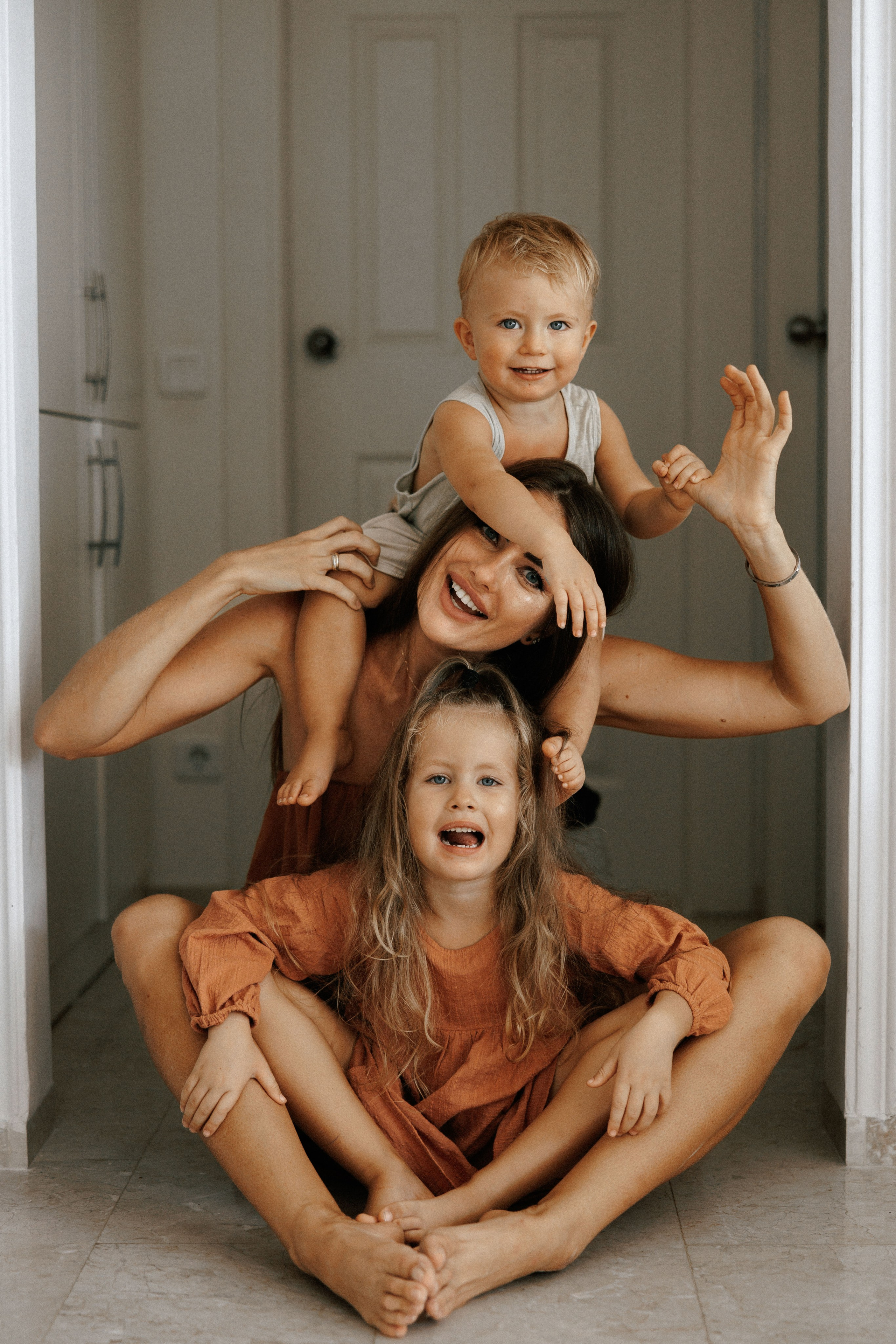 Home family shoot. Ivan Skufinsky — wedding and family photographer in Vancouver