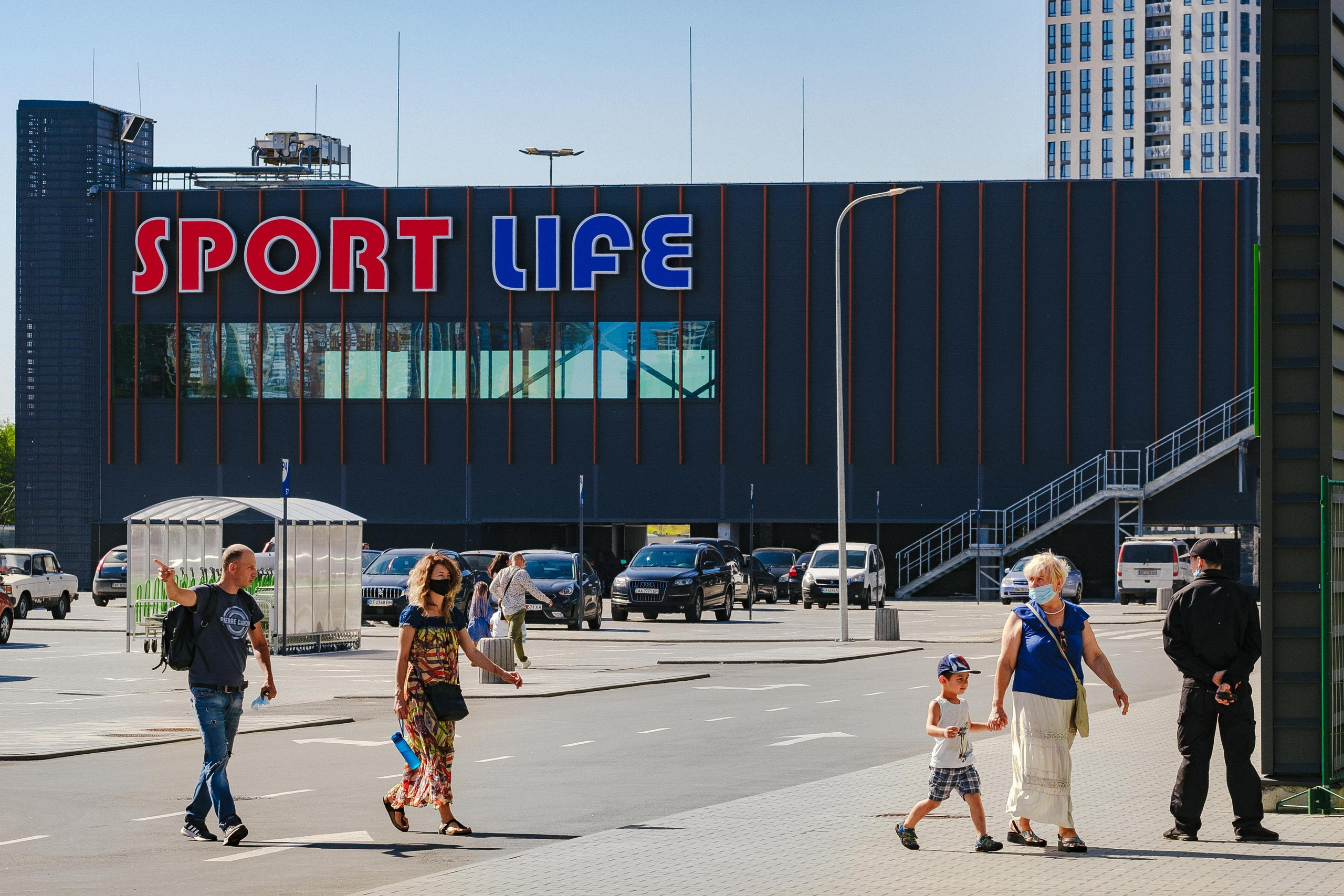 EXTERIER RETROVILLE. Ivan Skufinsky — wedding and family photographer in Vancouver