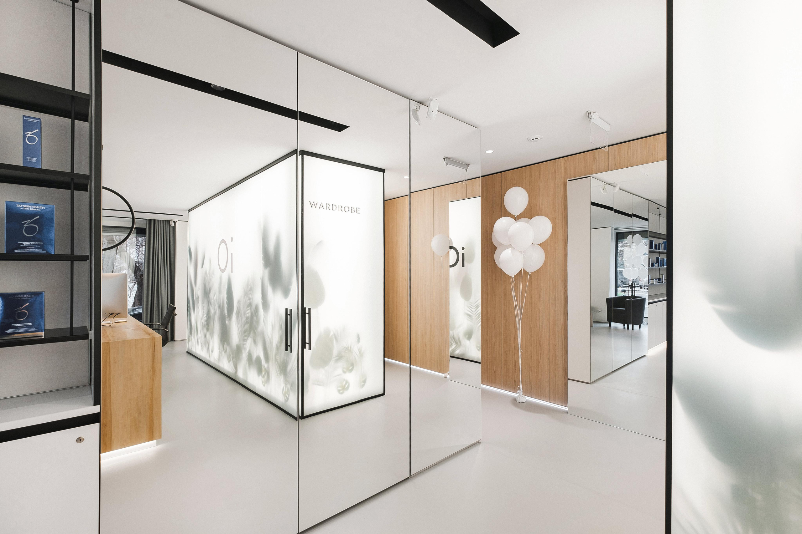 BEAUTY SAIOON OI. Ivan Skufinsky — wedding and family photographer in Vancouver