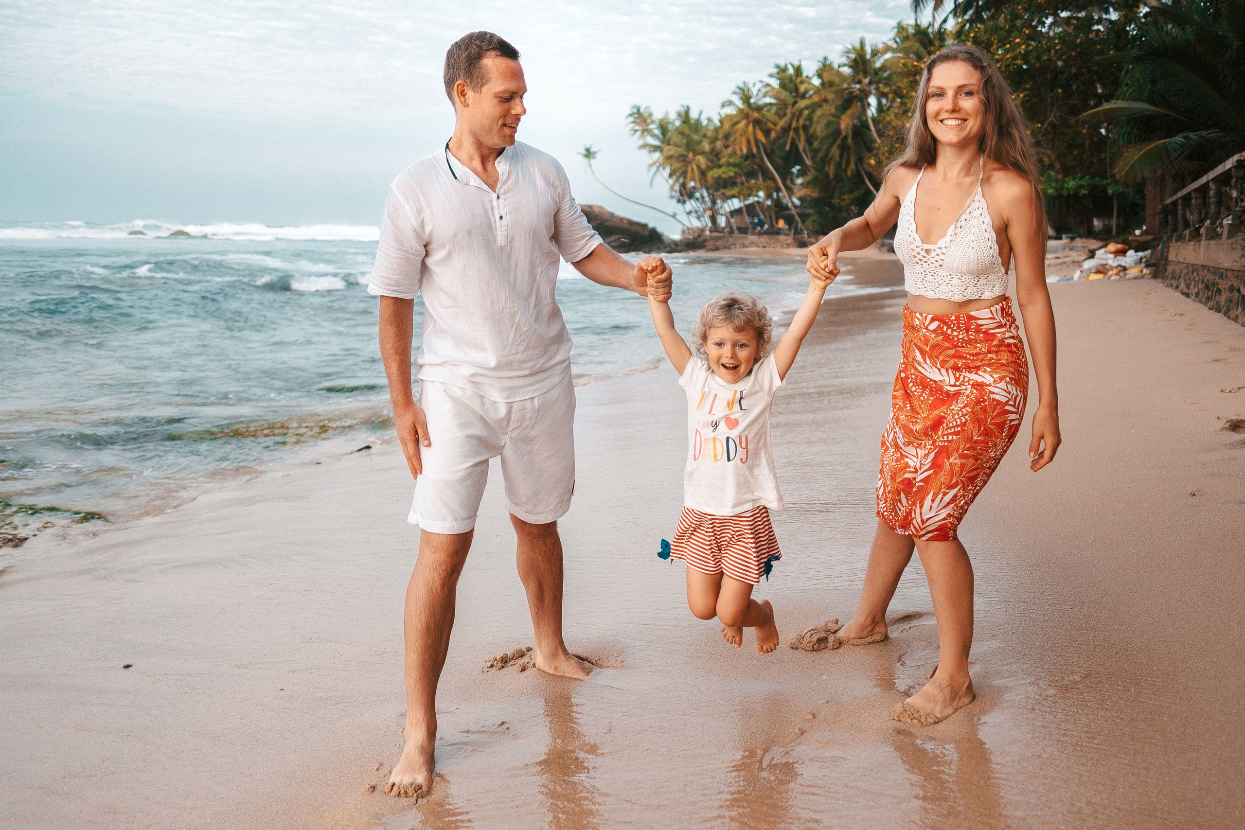 Gena+Katya+Liza Dalavella beach. Ivan Skufinsky — wedding and family photographer in Vancouver