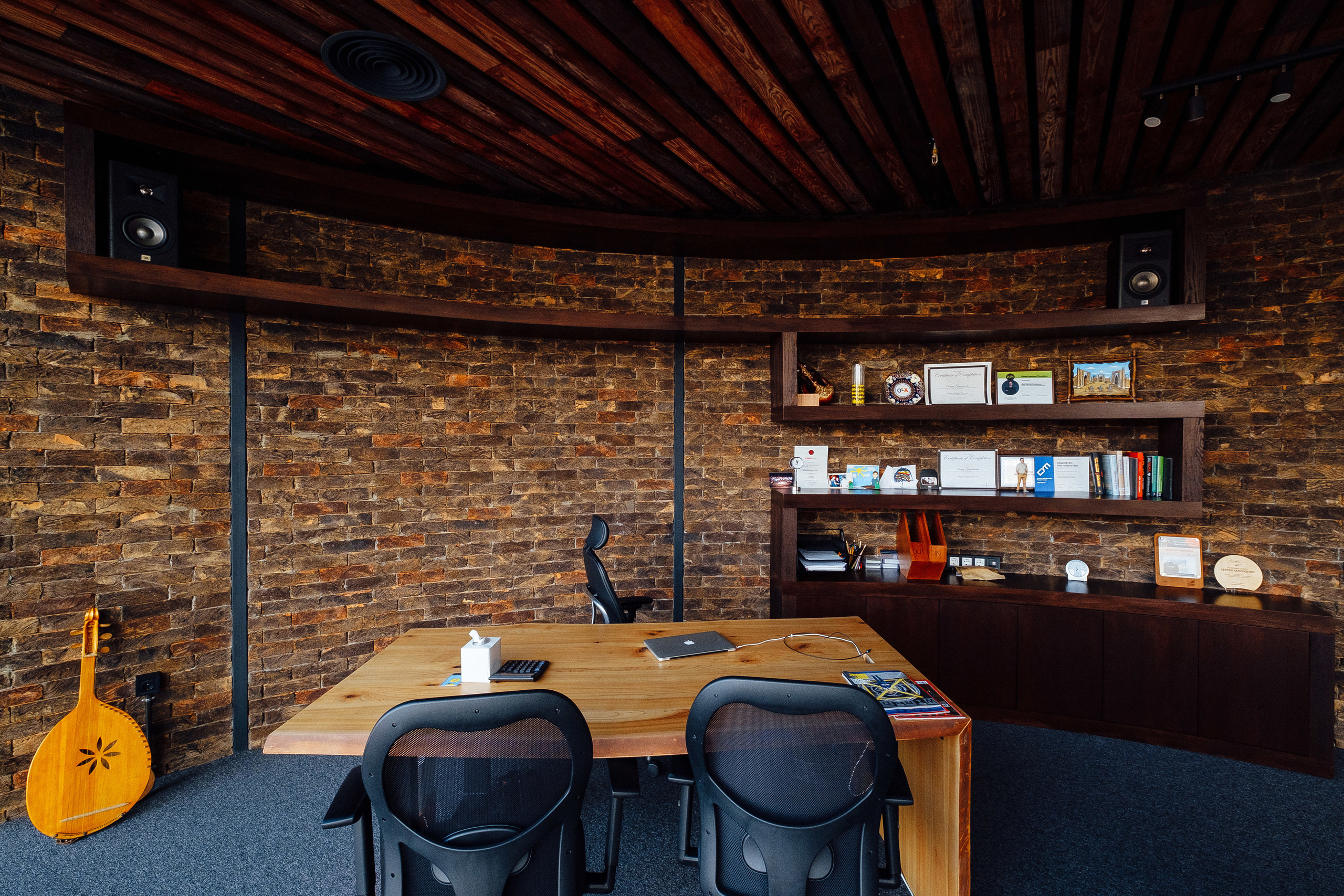 Фотоэкскурсия в компанию OLX. Ivan Skufinsky — wedding and family photographer in Vancouver