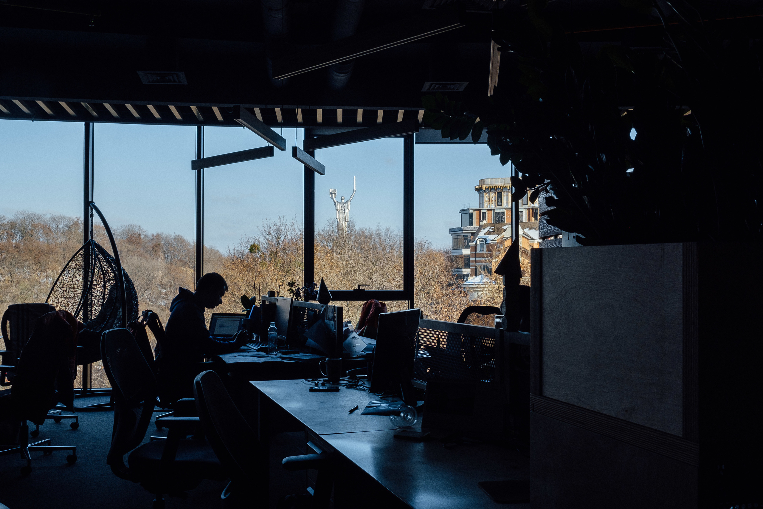 Фотоэкскурсия в компанию OLX. Ivan Skufinsky — wedding and family photographer in Vancouver