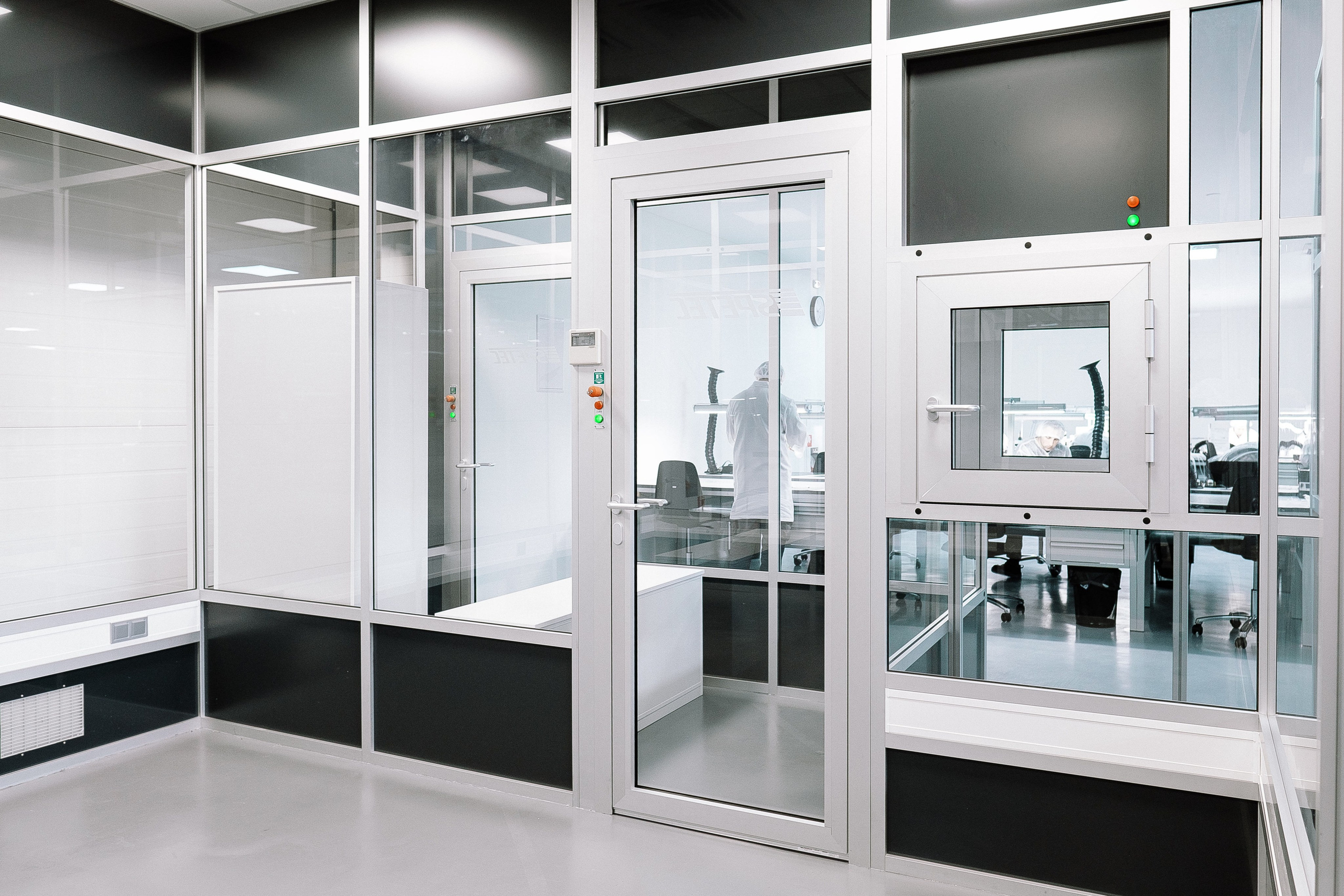 E & E Cable Solutions Factory. Ivan Skufinsky — wedding and family photographer in Vancouver