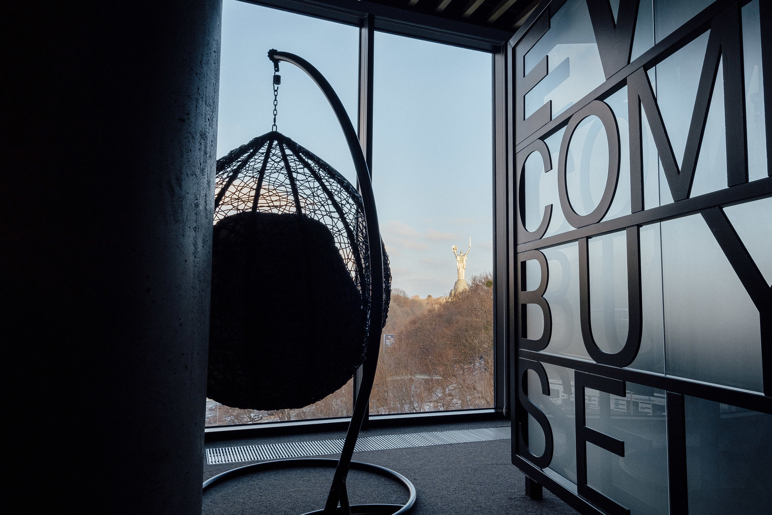 Фотоэкскурсия в компанию OLX. Ivan Skufinsky — wedding and family photographer in Vancouver