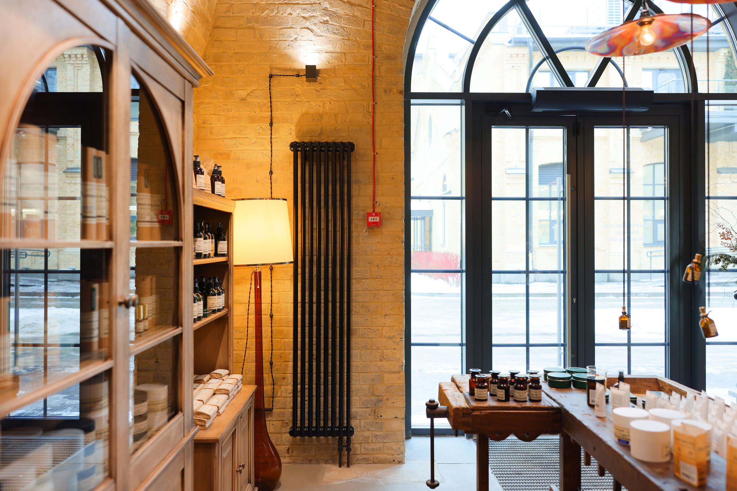 PERFUMERIE ZIELINSKI & ROZEN. Ivan Skufinsky — wedding and family photographer in Vancouver