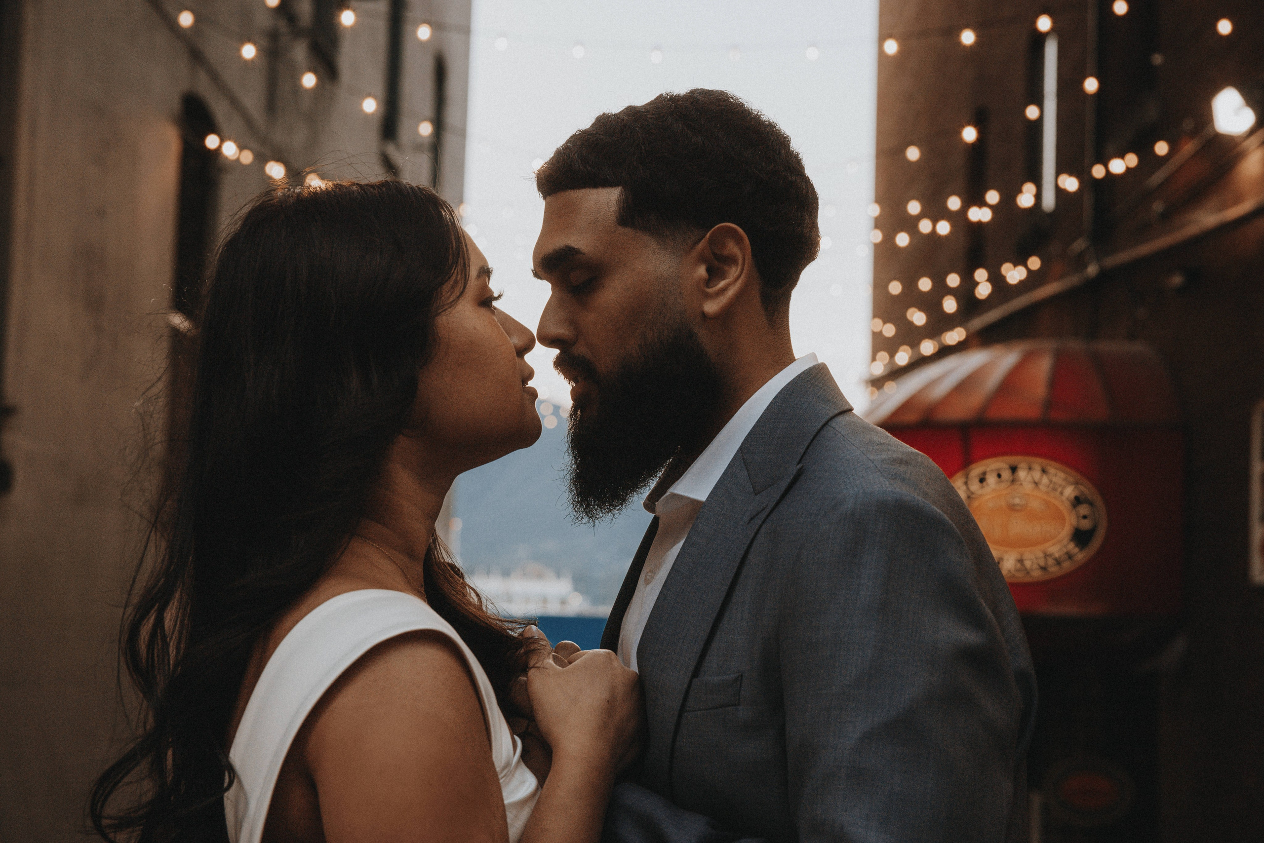 Engagement photographer vancouver. Ivan Skufinsky — wedding and family photographer in Vancouver